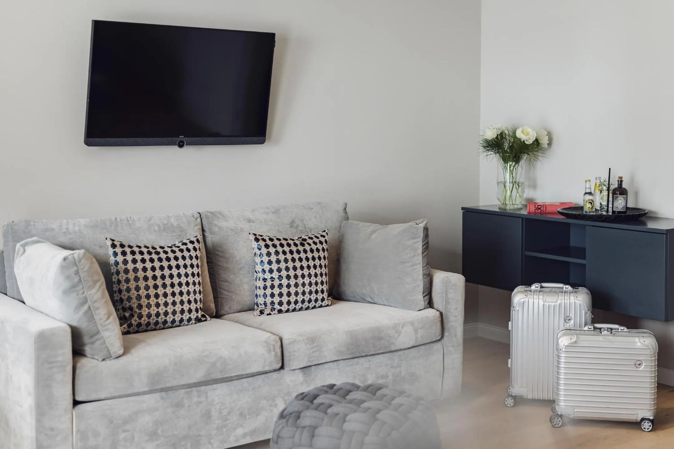 TV and multimedia in Hotel Caraleon