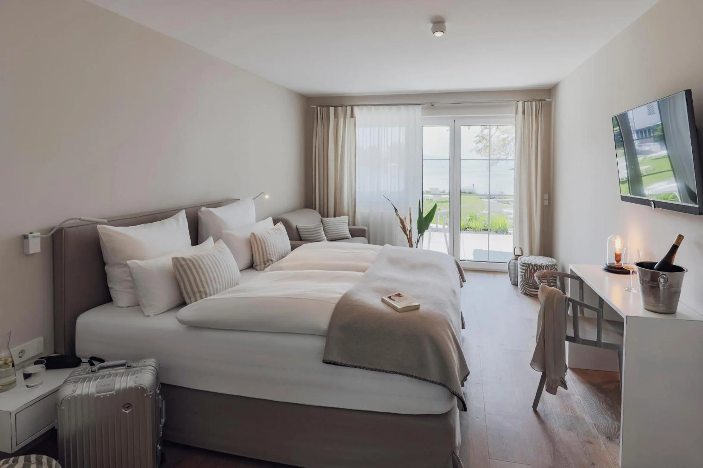 Bedroom, Bed in Hotel Caraleon