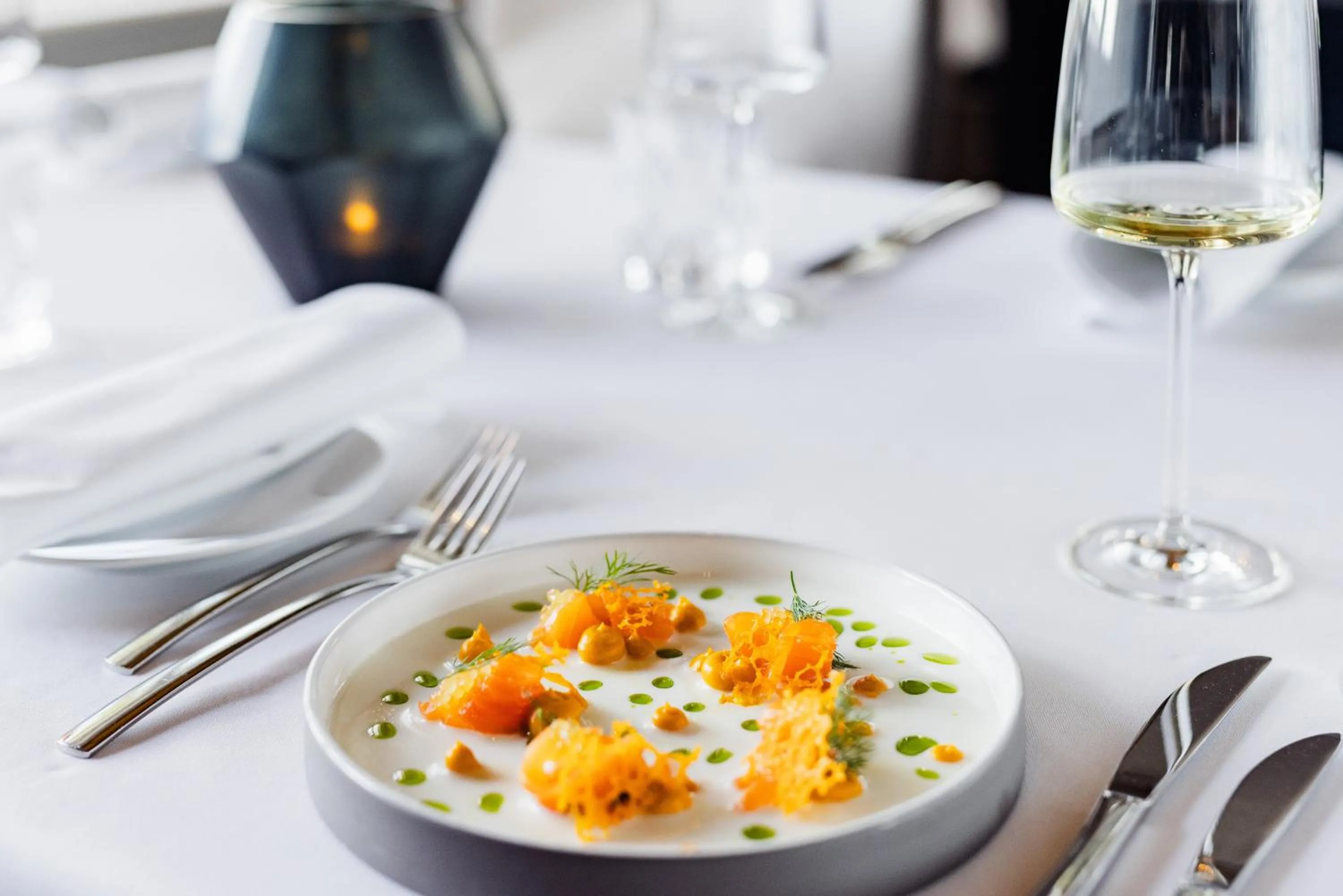 Restaurant/places to eat in Hotel Caraleon