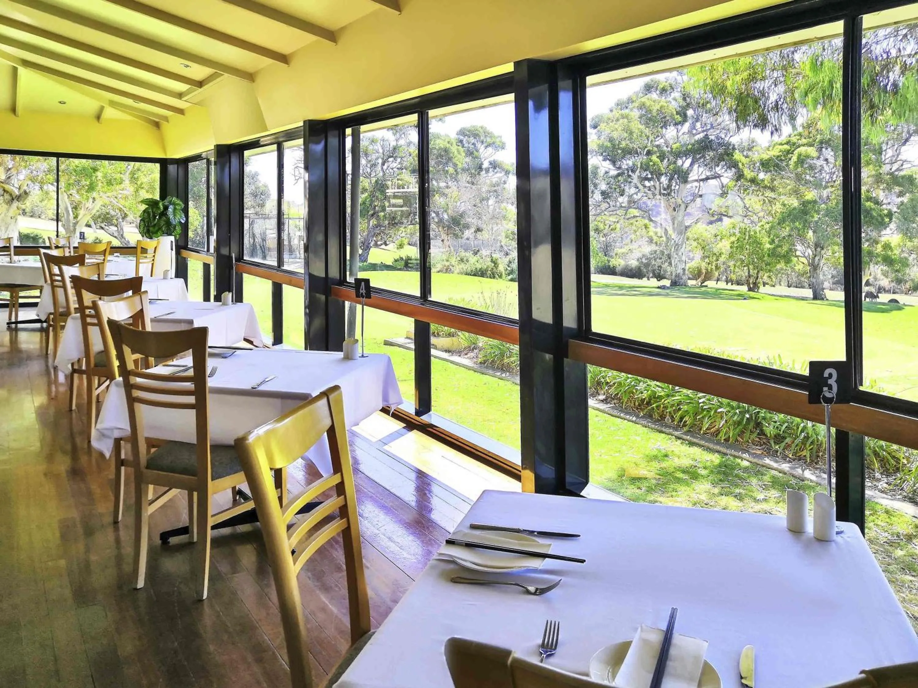 Restaurant/places to eat in BreakFree Wirrina Cove