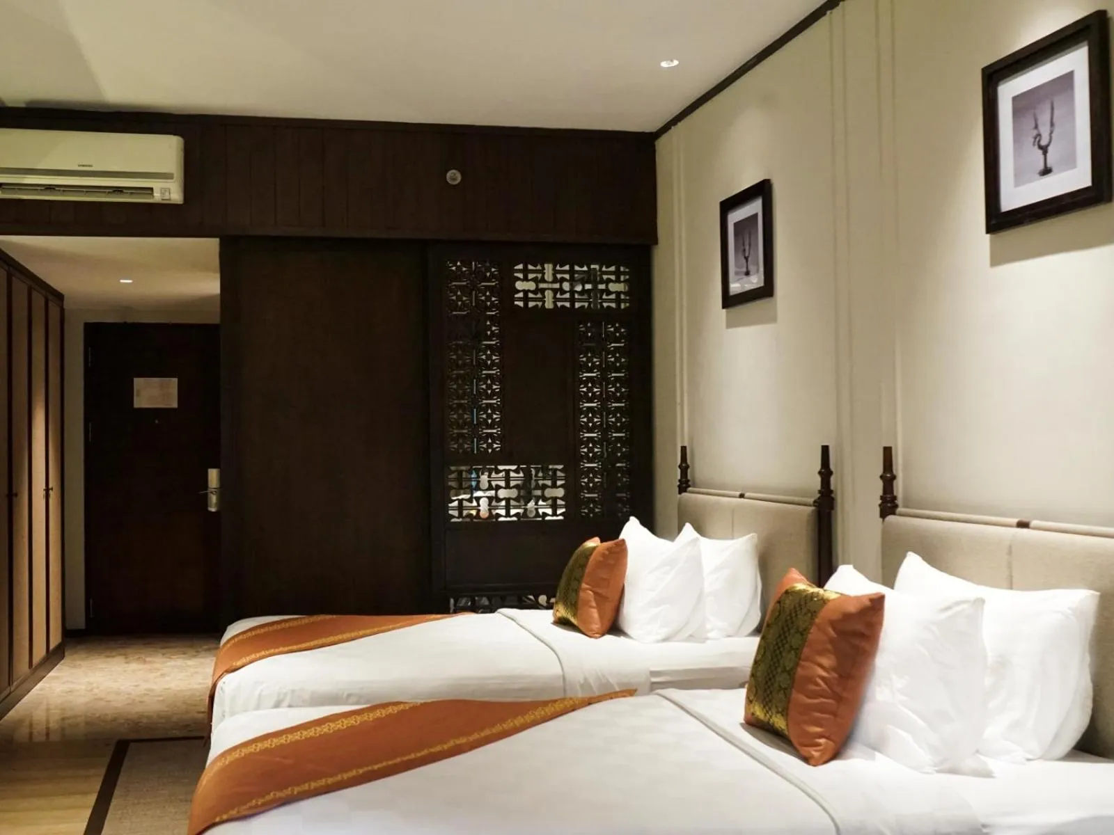 Deluxe Twin Room in The Singhasari Resort Batu