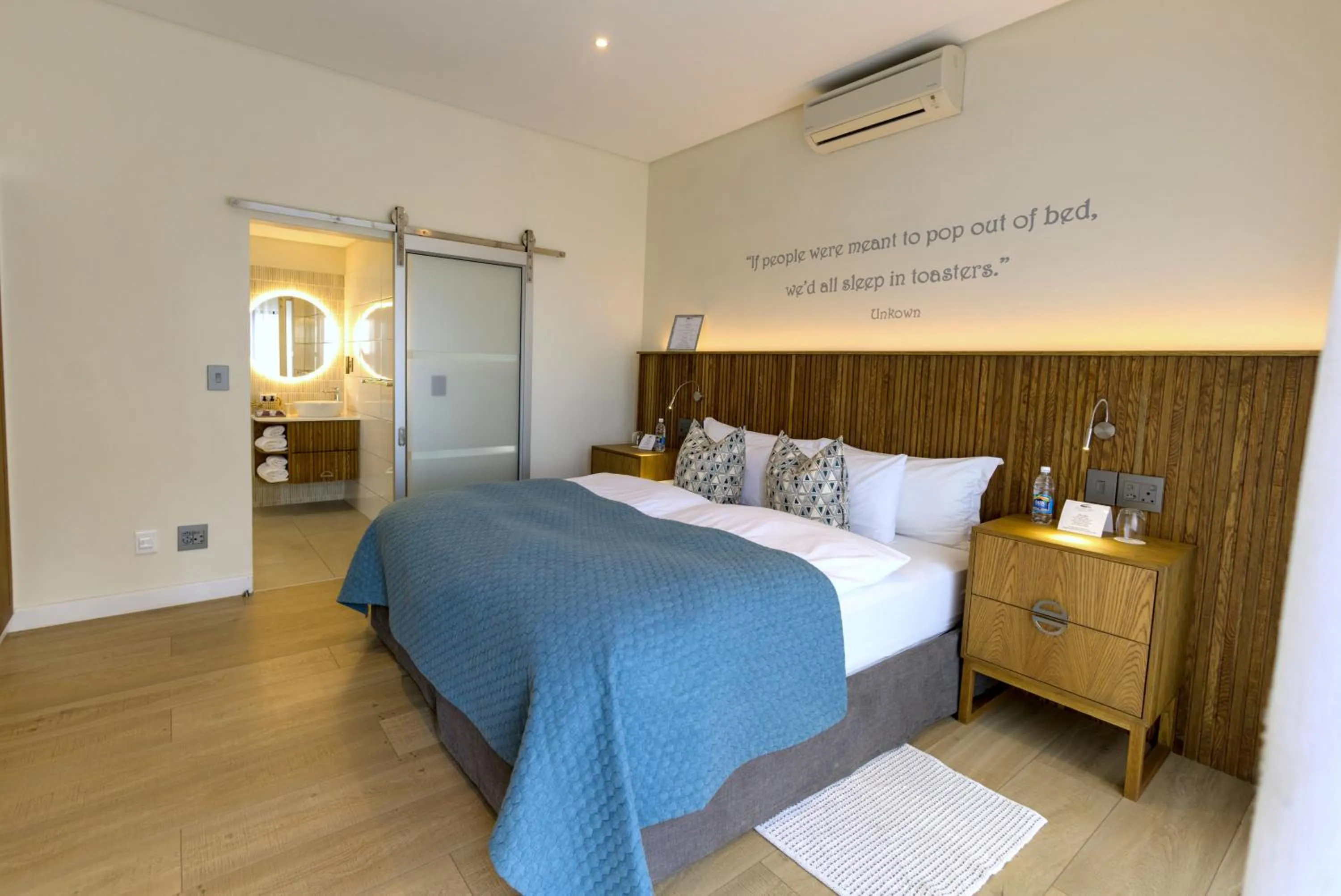 Bed in Oyster Box Guesthouse