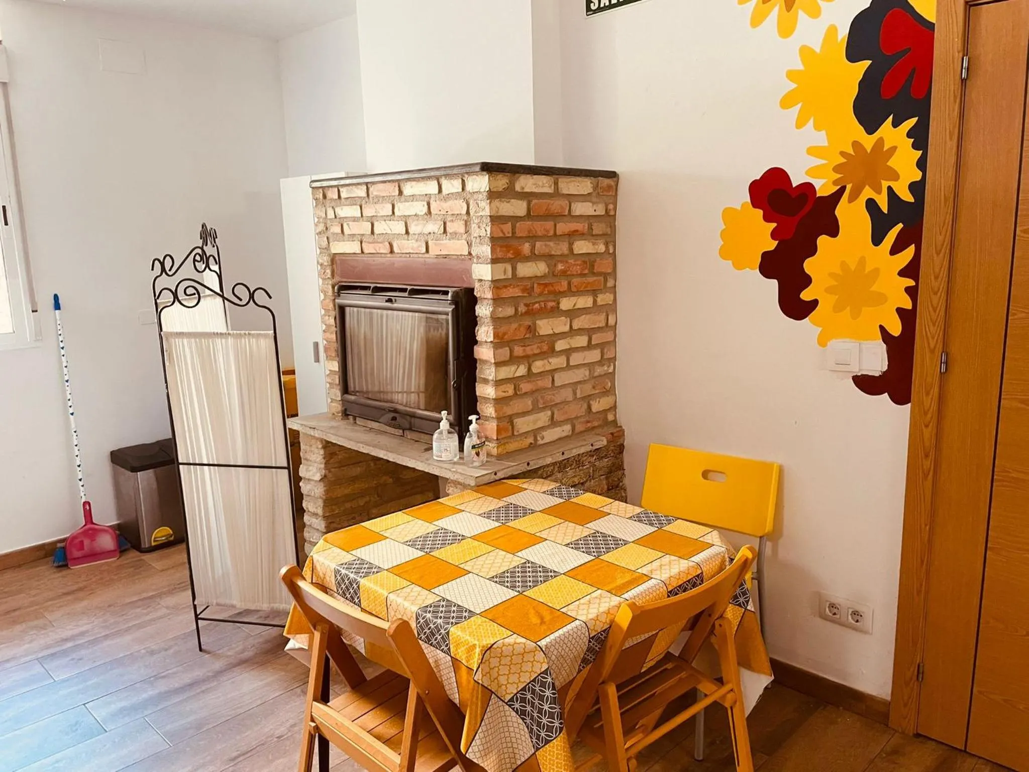 Dining Area in Albergue Estrella Guia Solo Peregrinos