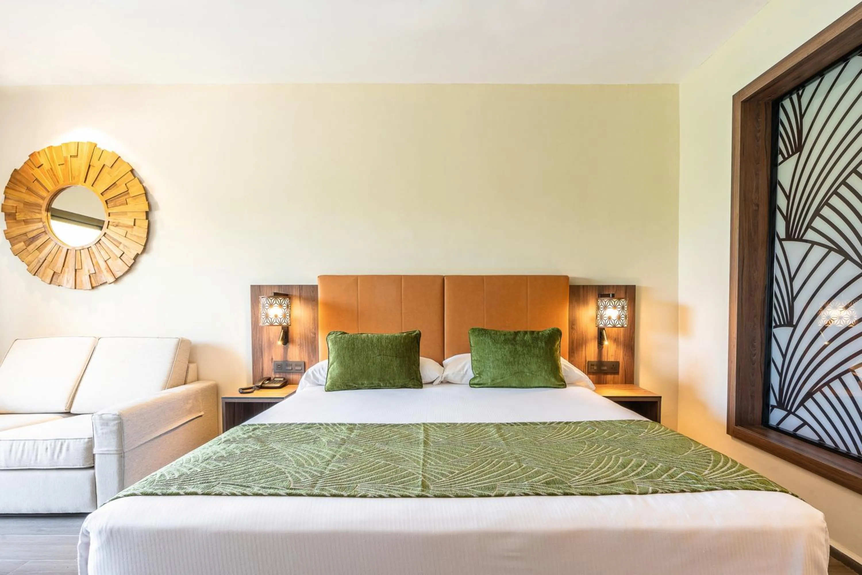 Bed in Riu Palace Zanzibar - All Inclusive