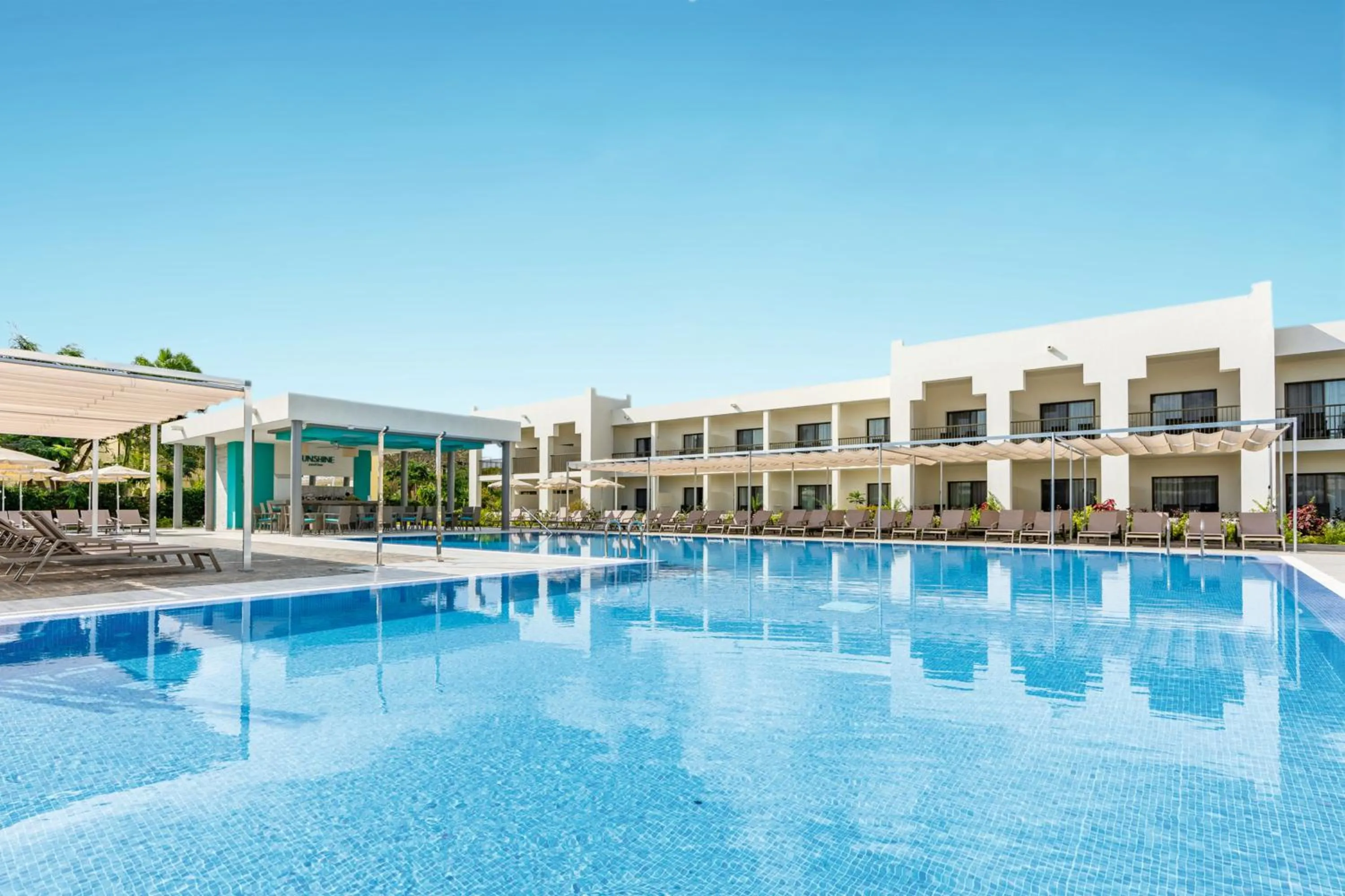 Swimming pool in Riu Palace Zanzibar - All Inclusive