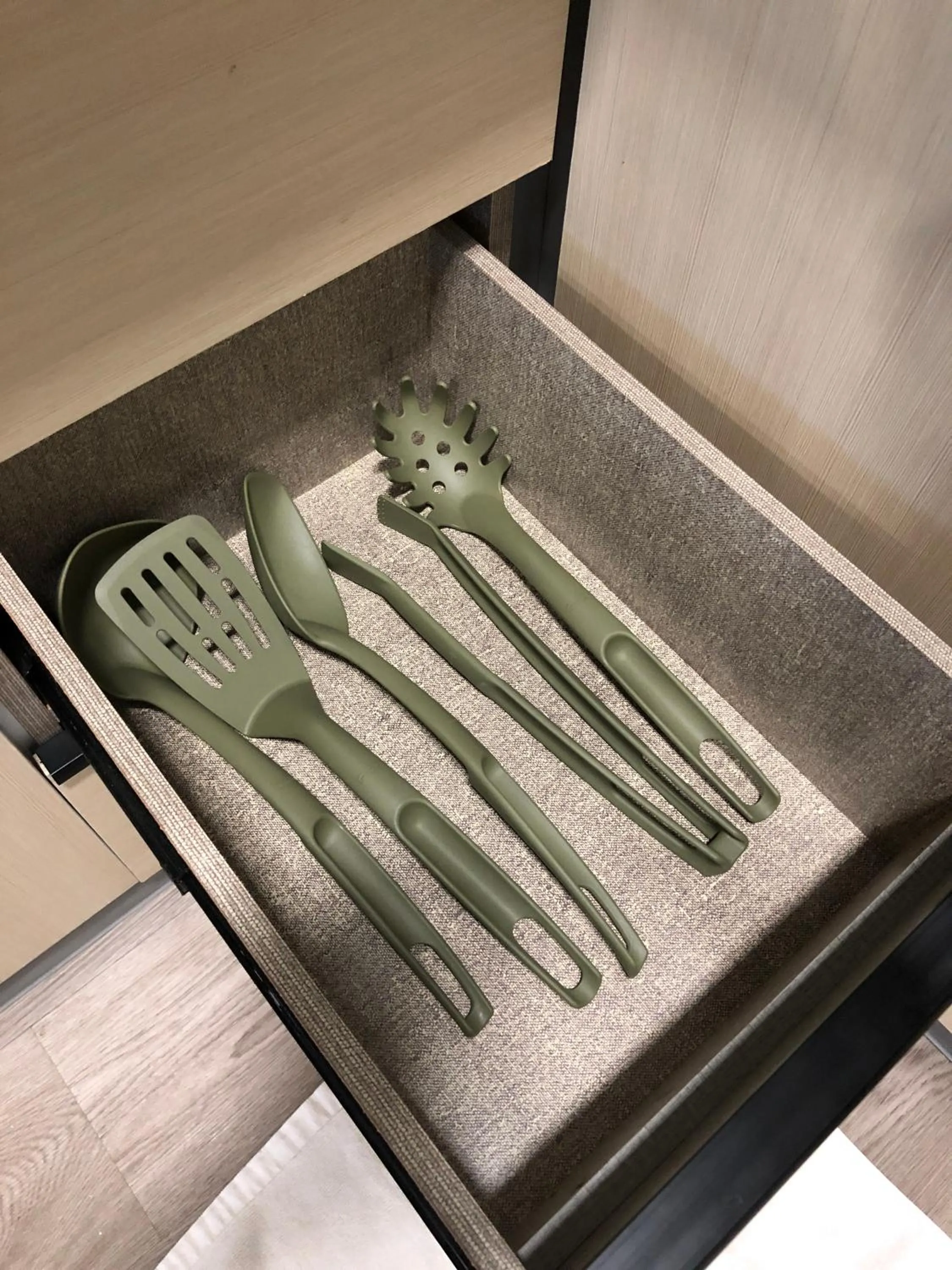 Kitchen or kitchenette in Seaview Apartment