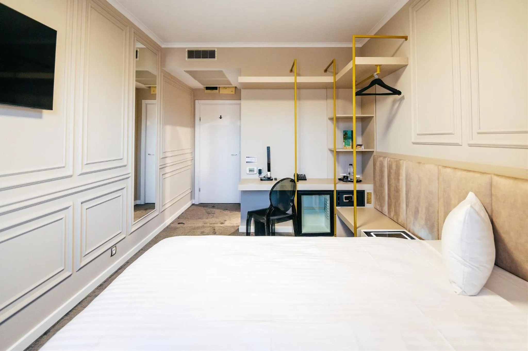 Bed in Business Hotel Conference Center & Spa