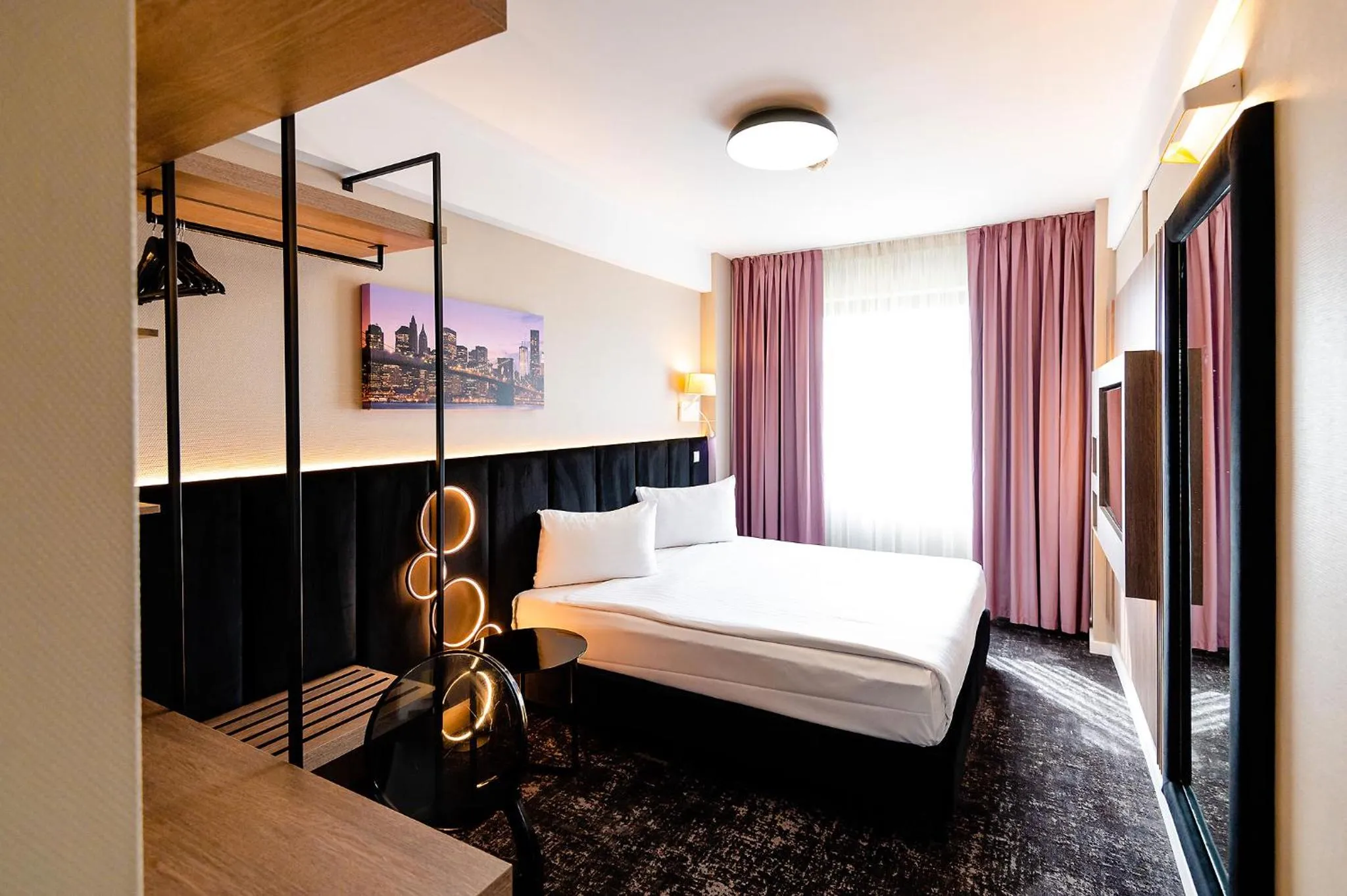 Bed in Business Hotel Conference Center & Spa