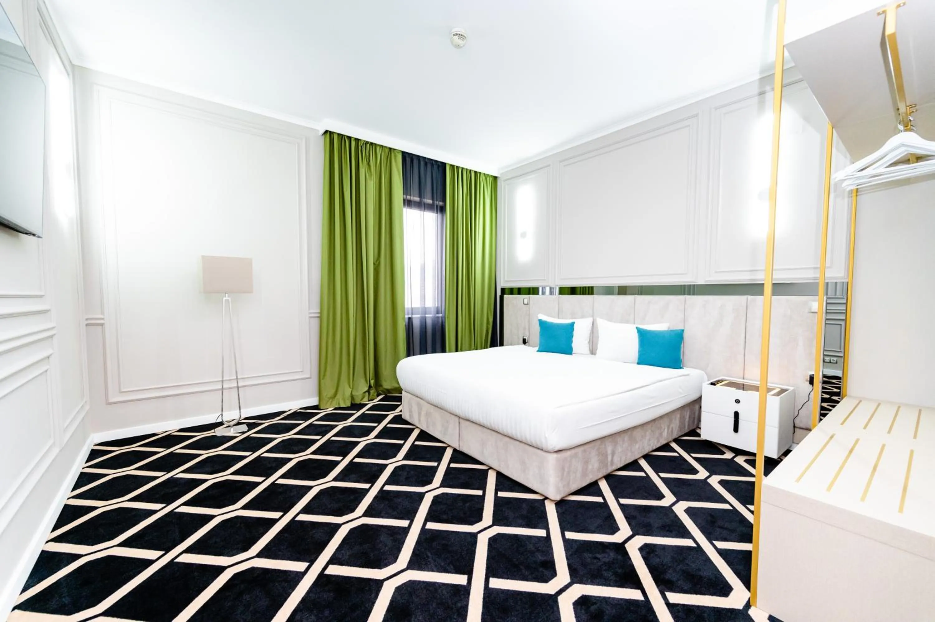 Bed in Business Hotel Conference Center & Spa