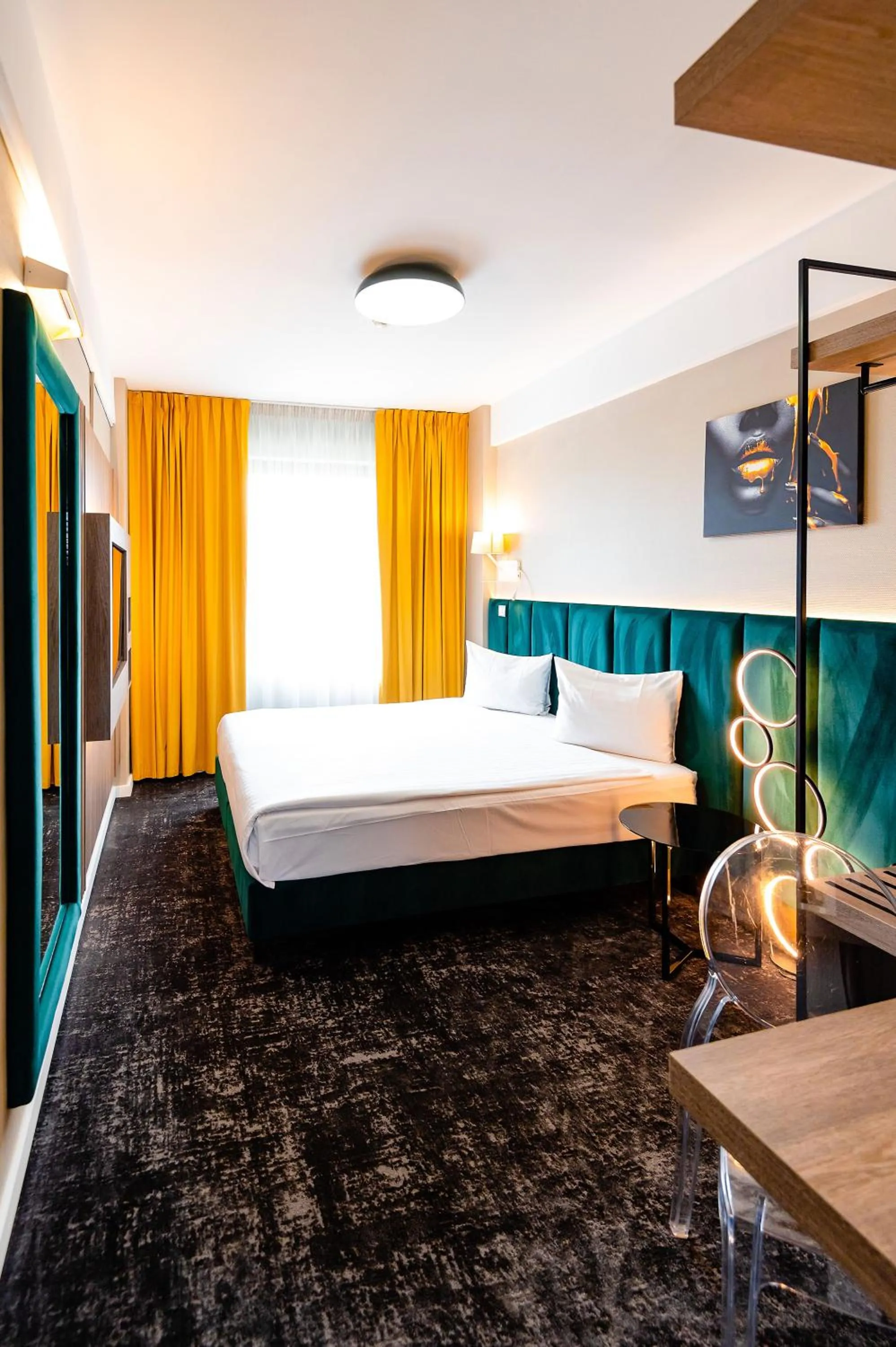 Bed in Business Hotel Conference Center & Spa