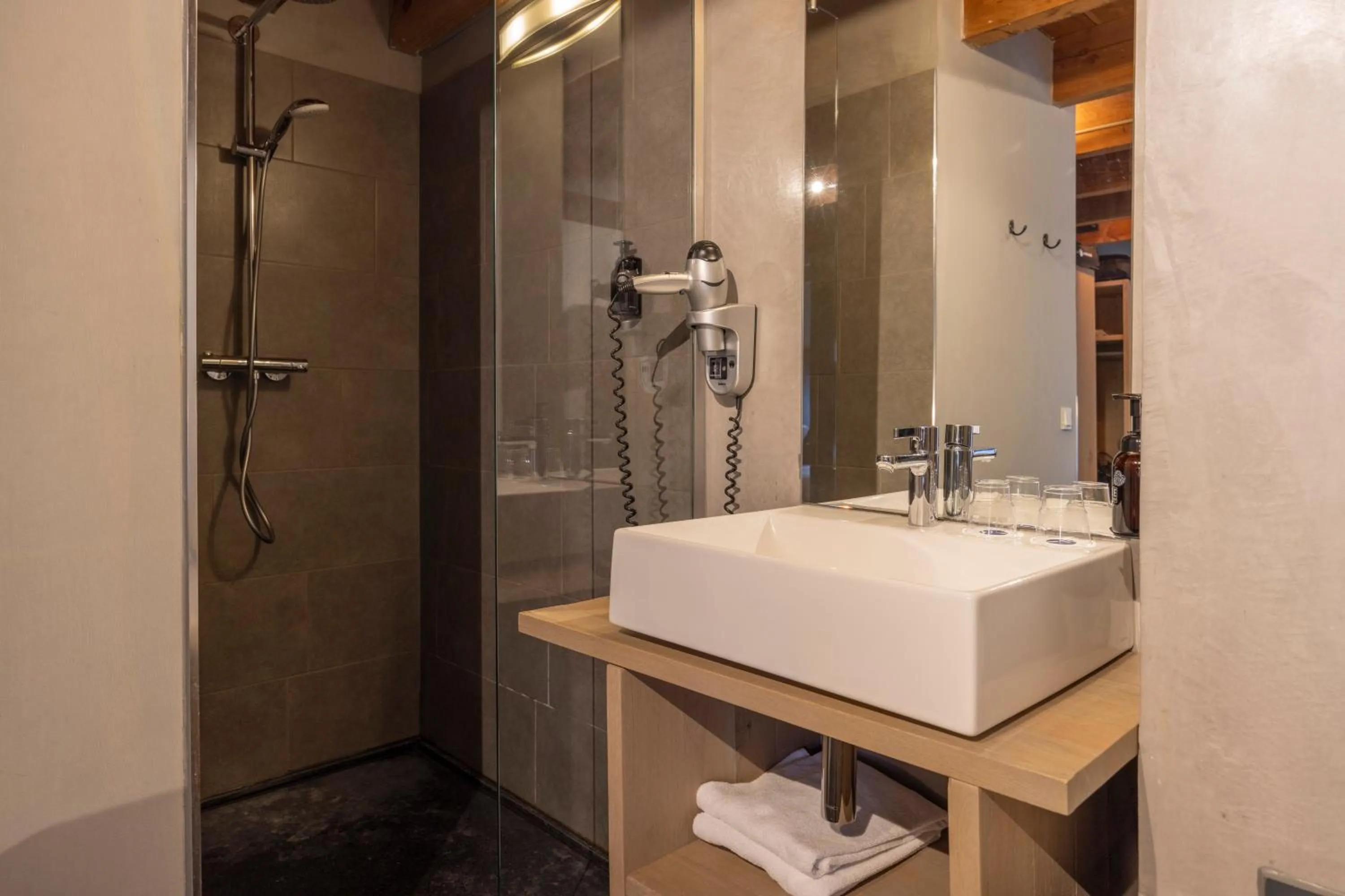 Shower in Fletcher Hotel-Restaurant Kasteel Coevorden