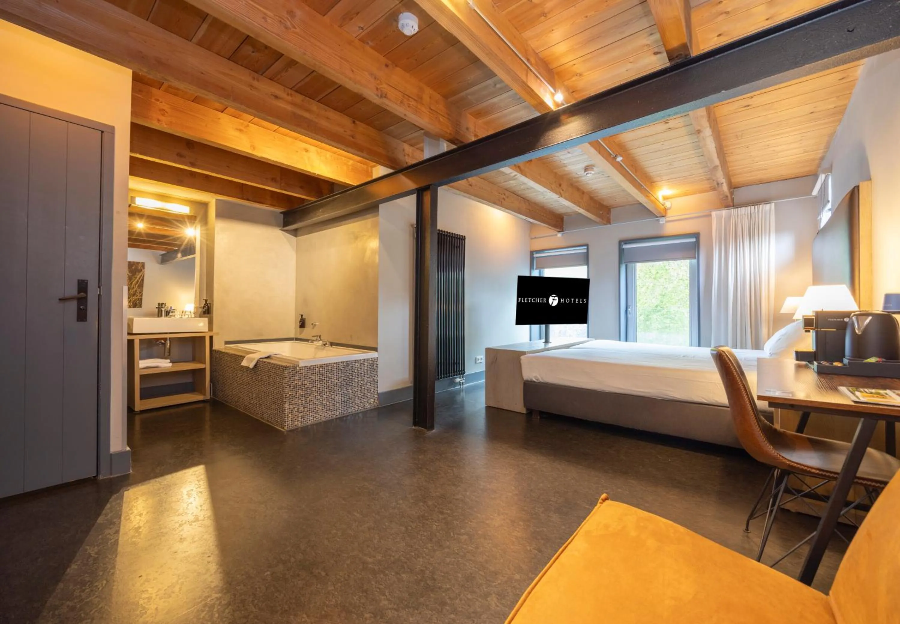 Bathroom, Bed in Fletcher Hotel-Restaurant Kasteel Coevorden