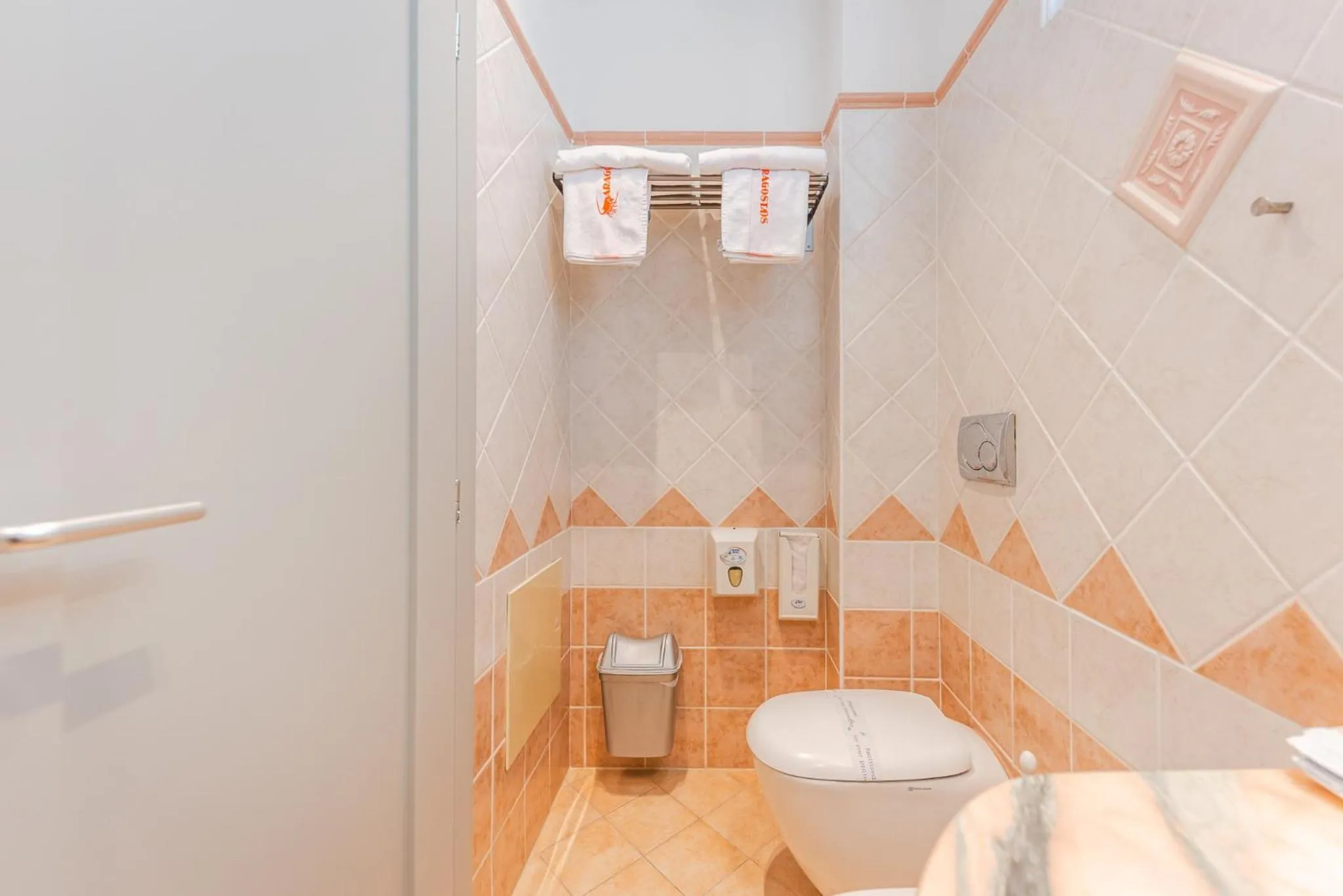 Toilet in Aragosta Hotel