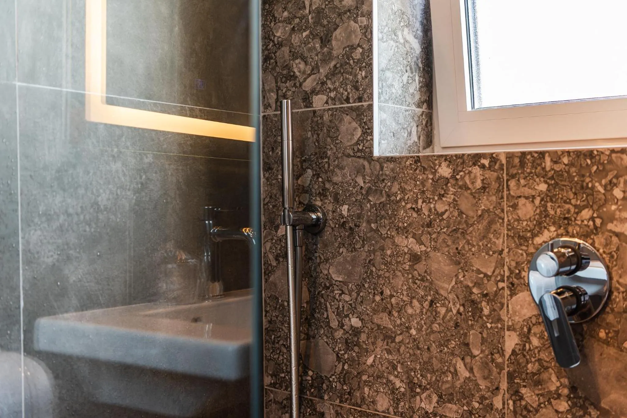 Shower in Aragosta Hotel