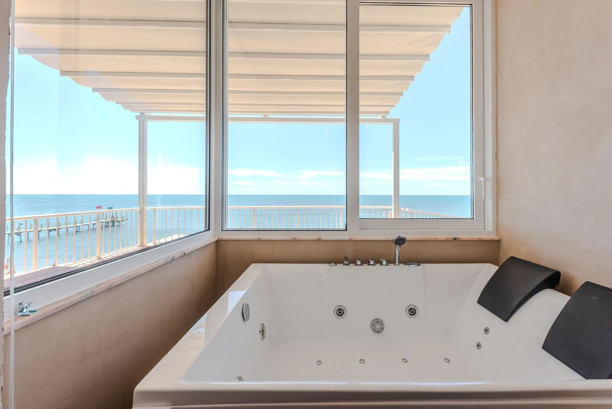 Hot Tub in Aragosta Hotel