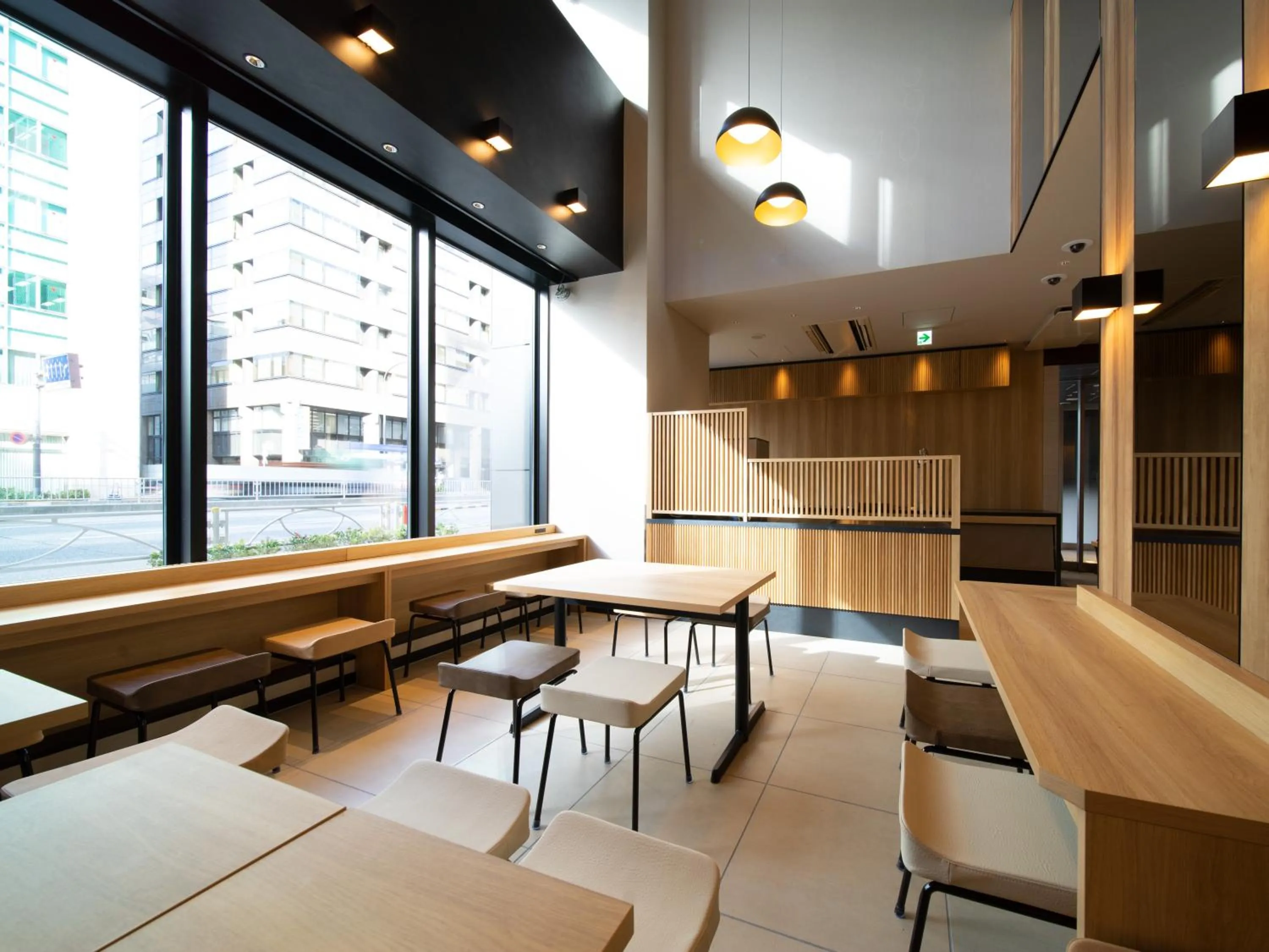 Lounge or bar in Super Hotel Tokyo Hamamatsucho