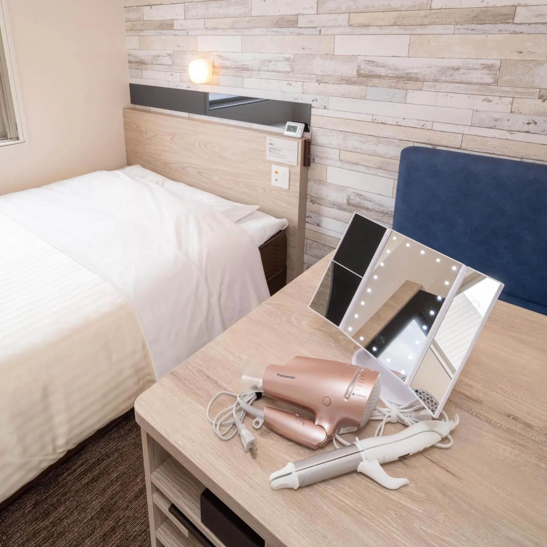 Photo of the whole room, Bed in Super Hotel Tokyo Hamamatsucho