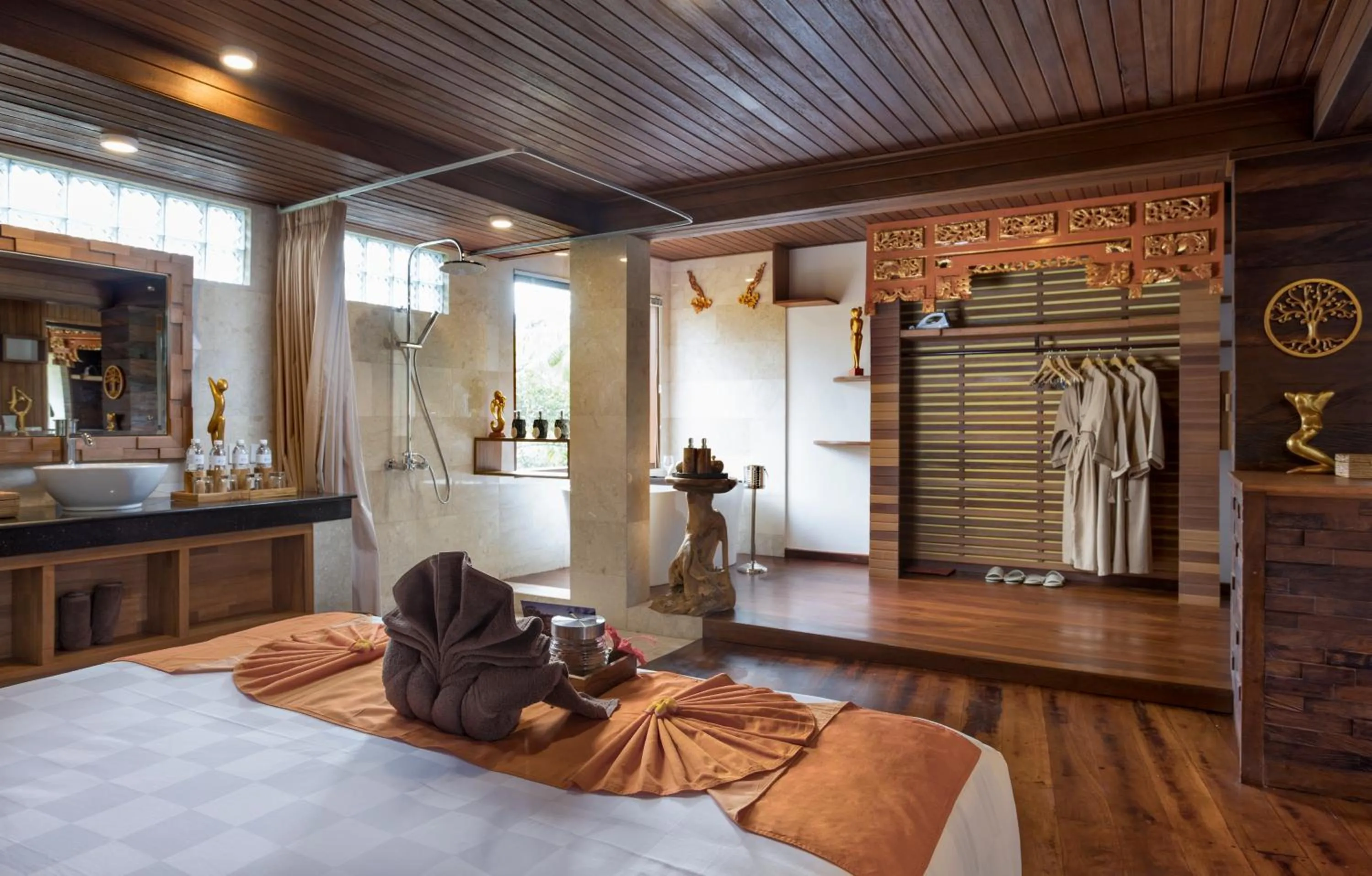 Bathroom, Bed in Green Field Resort Ubud