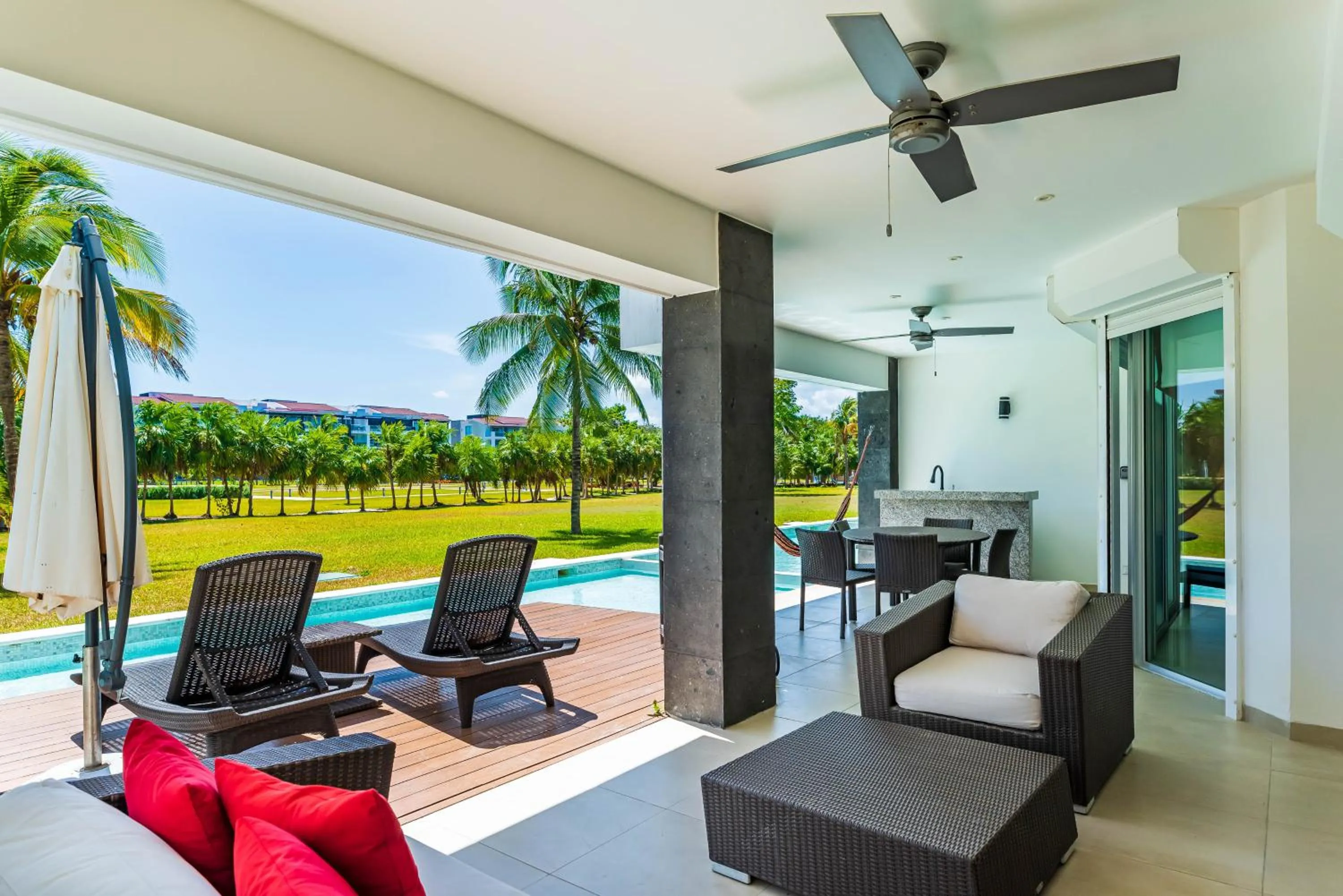 Mareazul Beach Front Condos At playa del Carmen