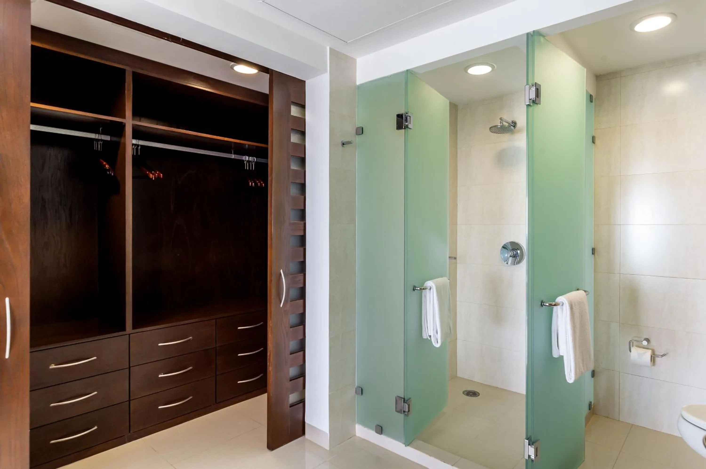 Mareazul Beach Front Condos At playa del Carmen