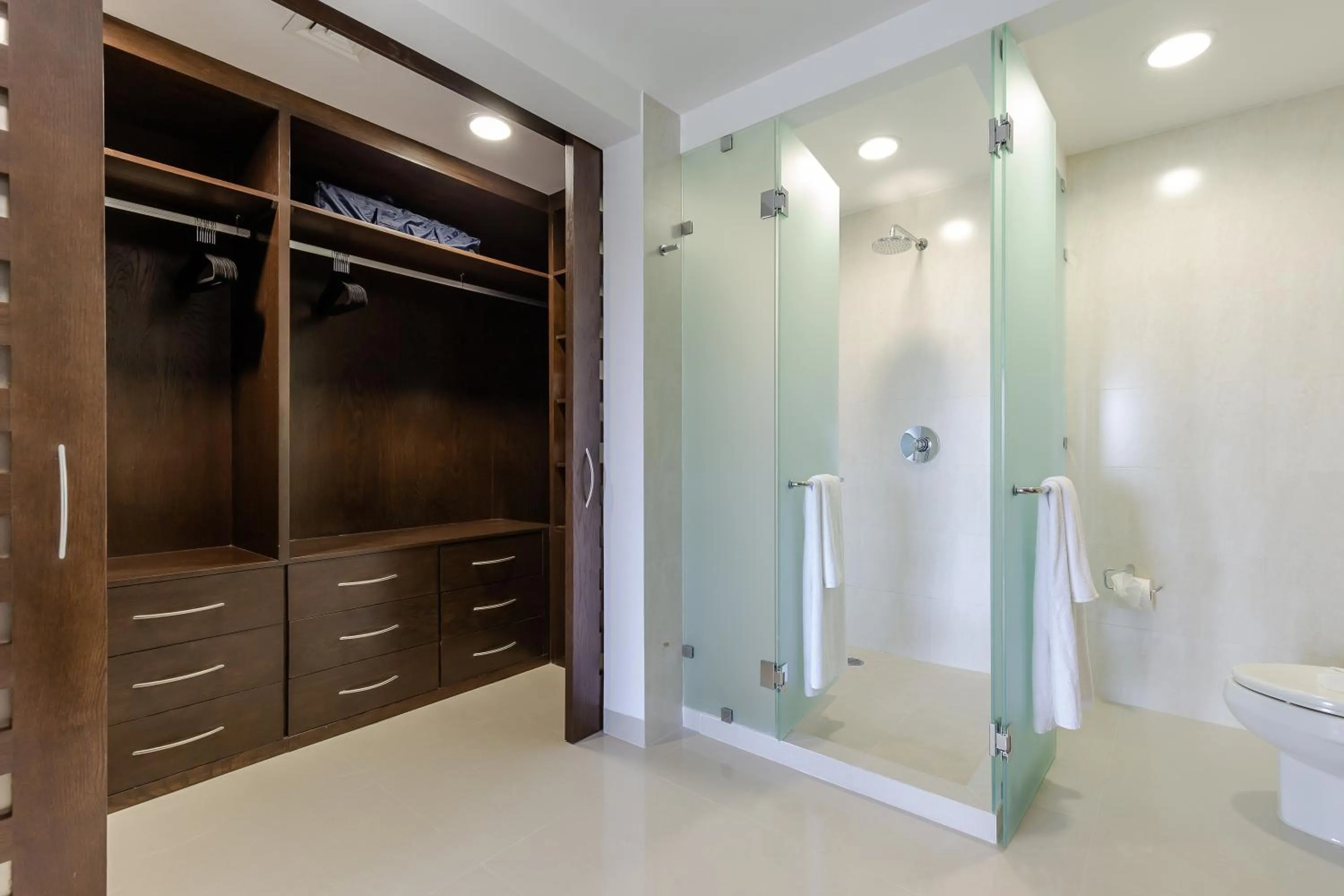 Mareazul Beach Front Condos At playa del Carmen