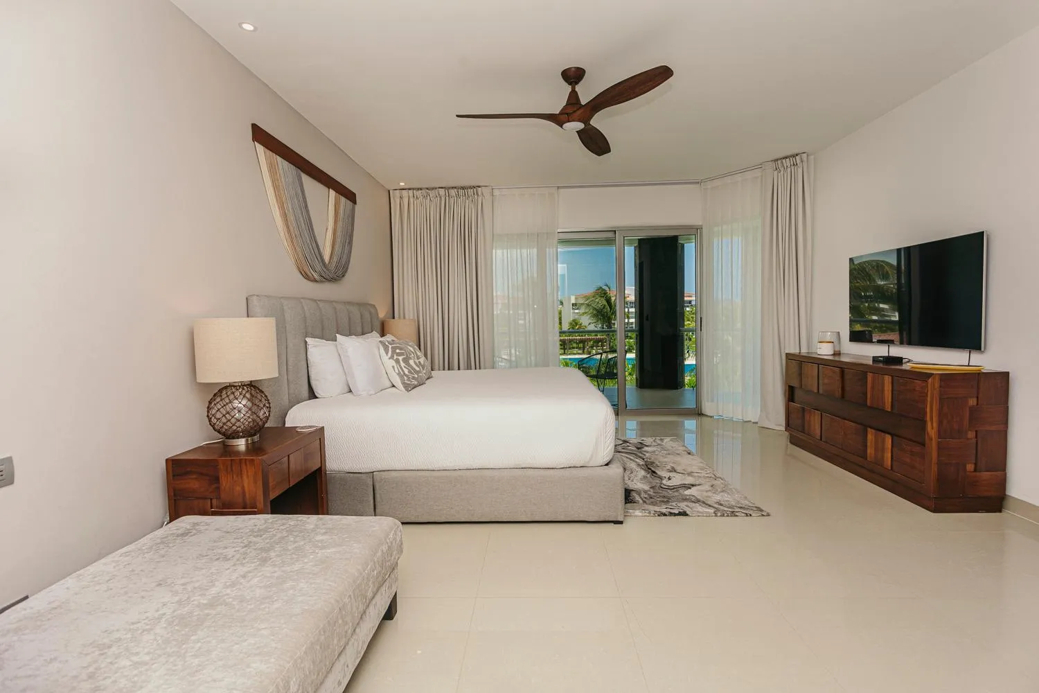 Bed in Mareazul Beach Front Condos At playa del Carmen