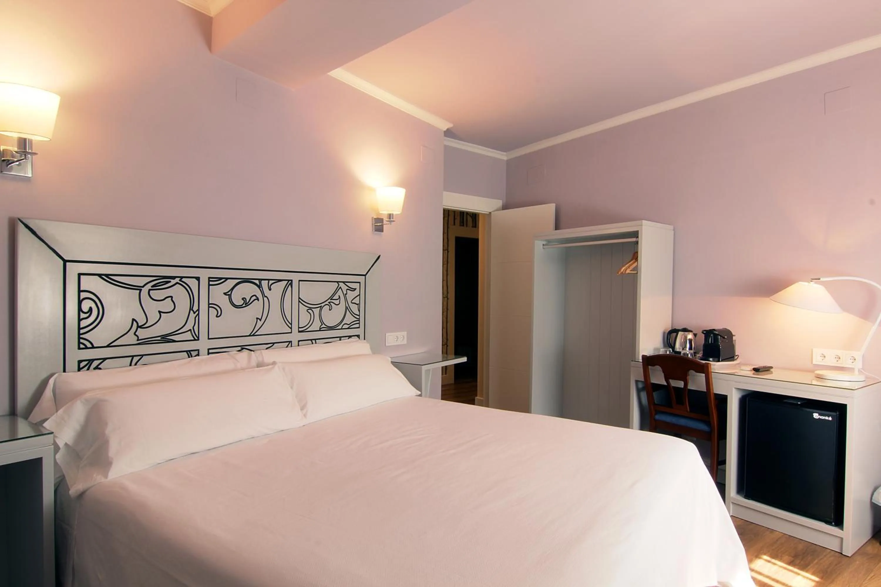 Bed in Hostal Los Castañuelos