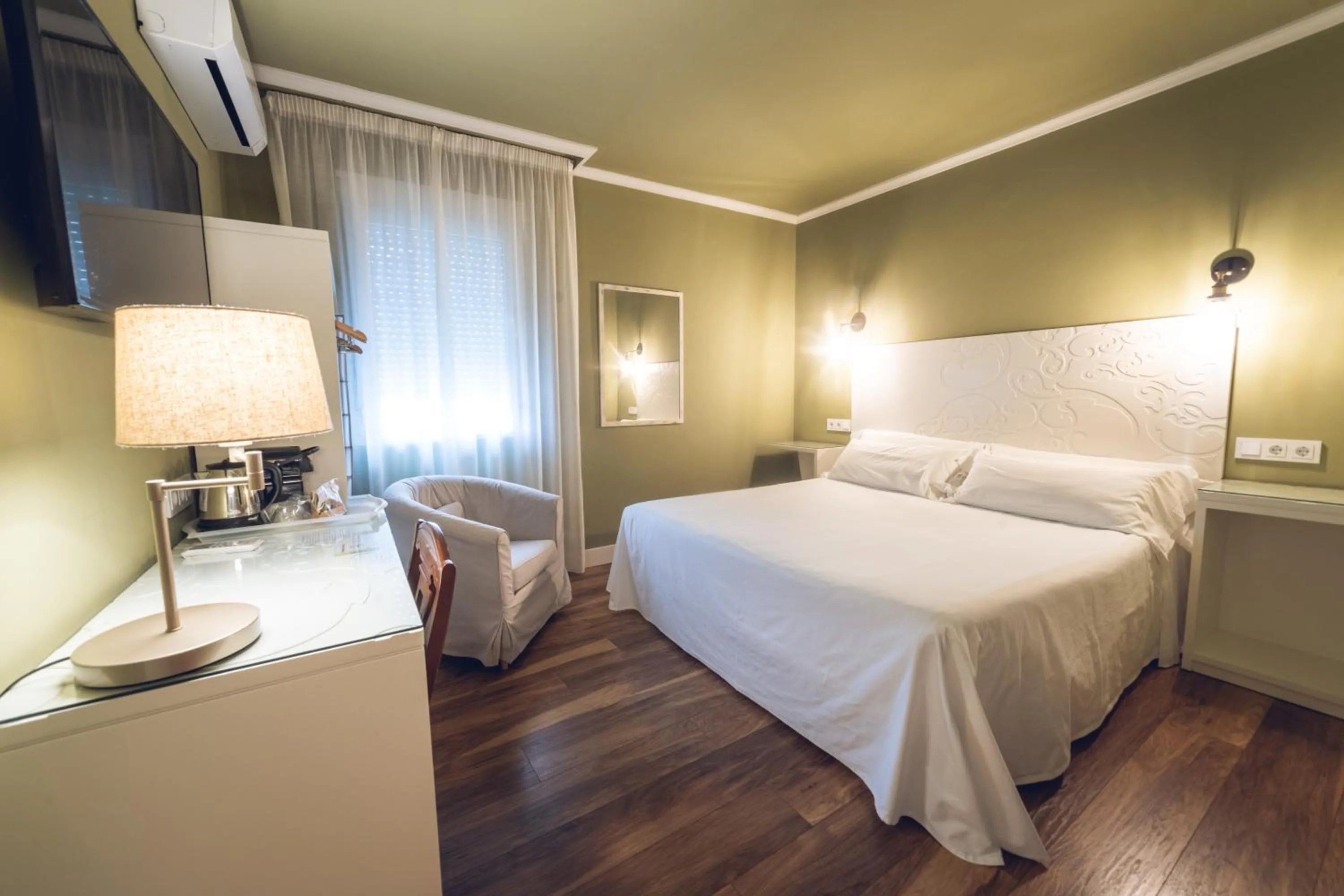 Bed in Hostal Los Castañuelos