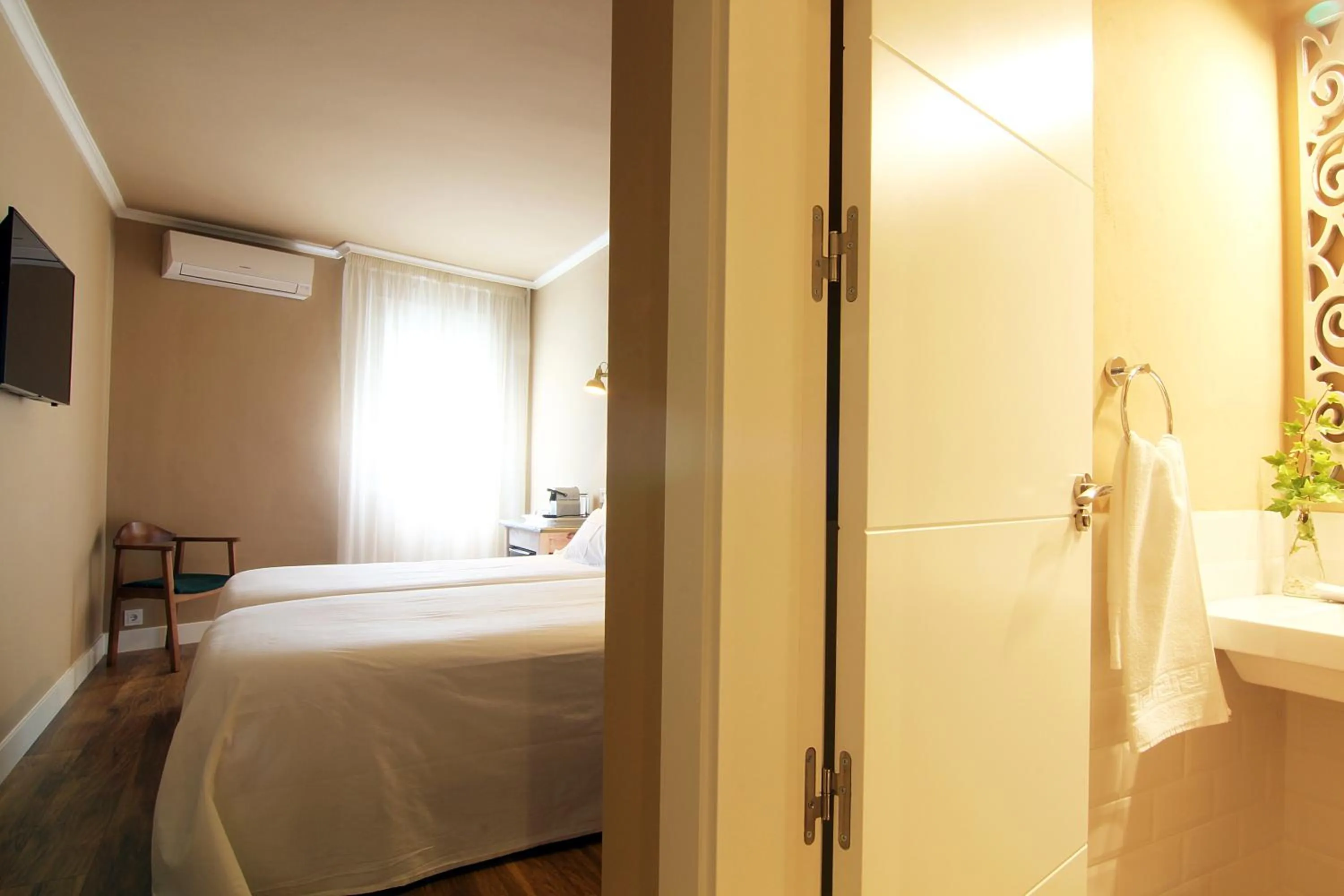 Bed in Hostal Los Castañuelos