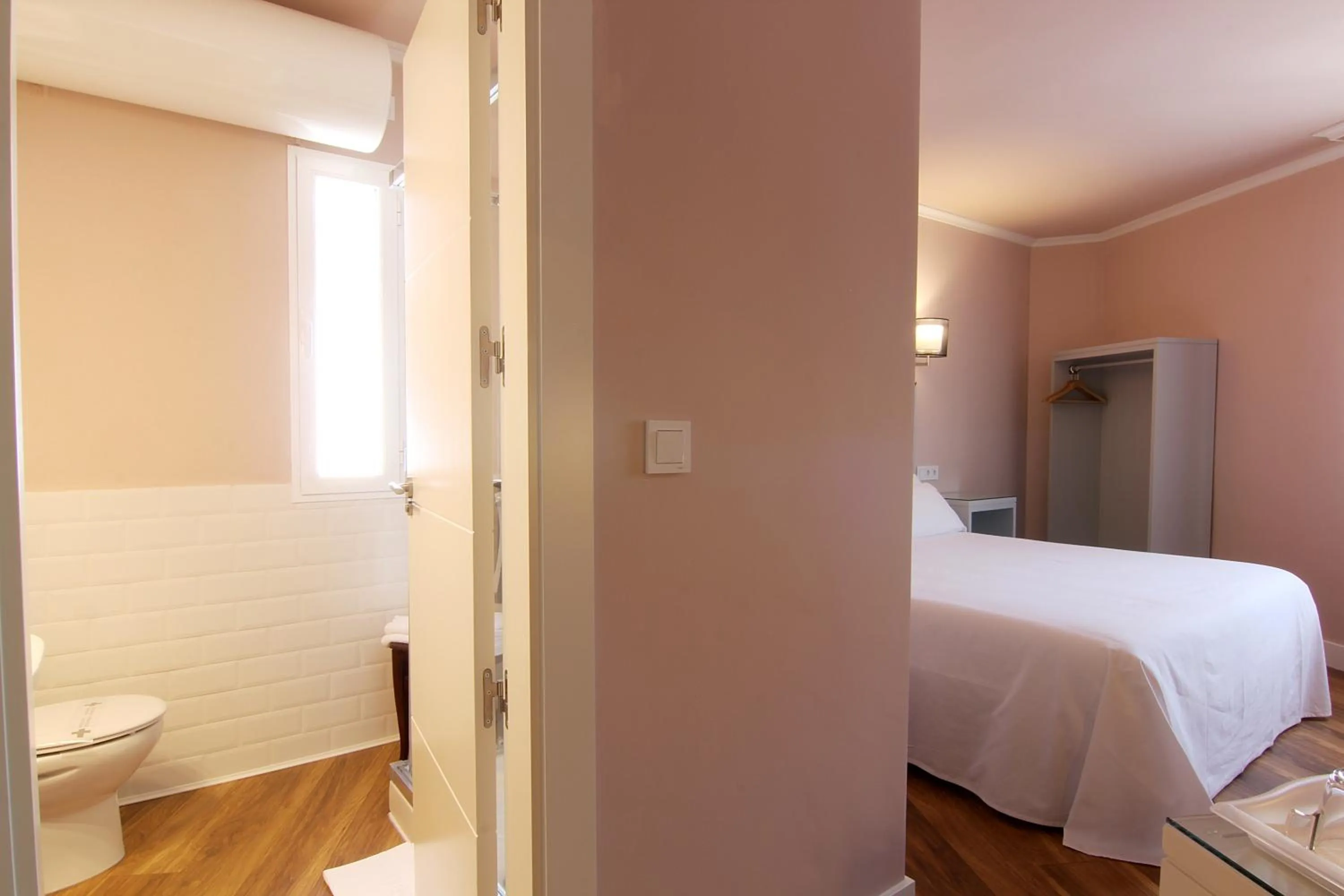 Bed in Hostal Los Castañuelos