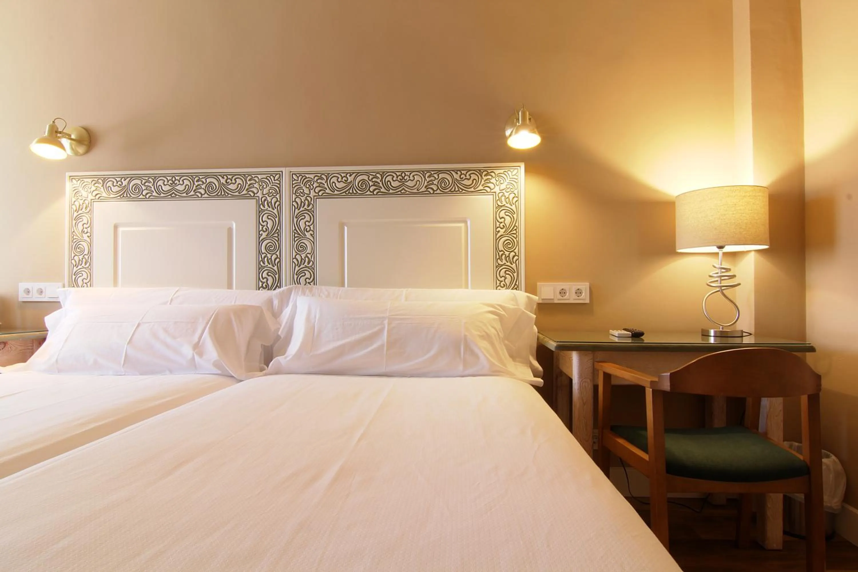 Bed in Hostal Los Castañuelos