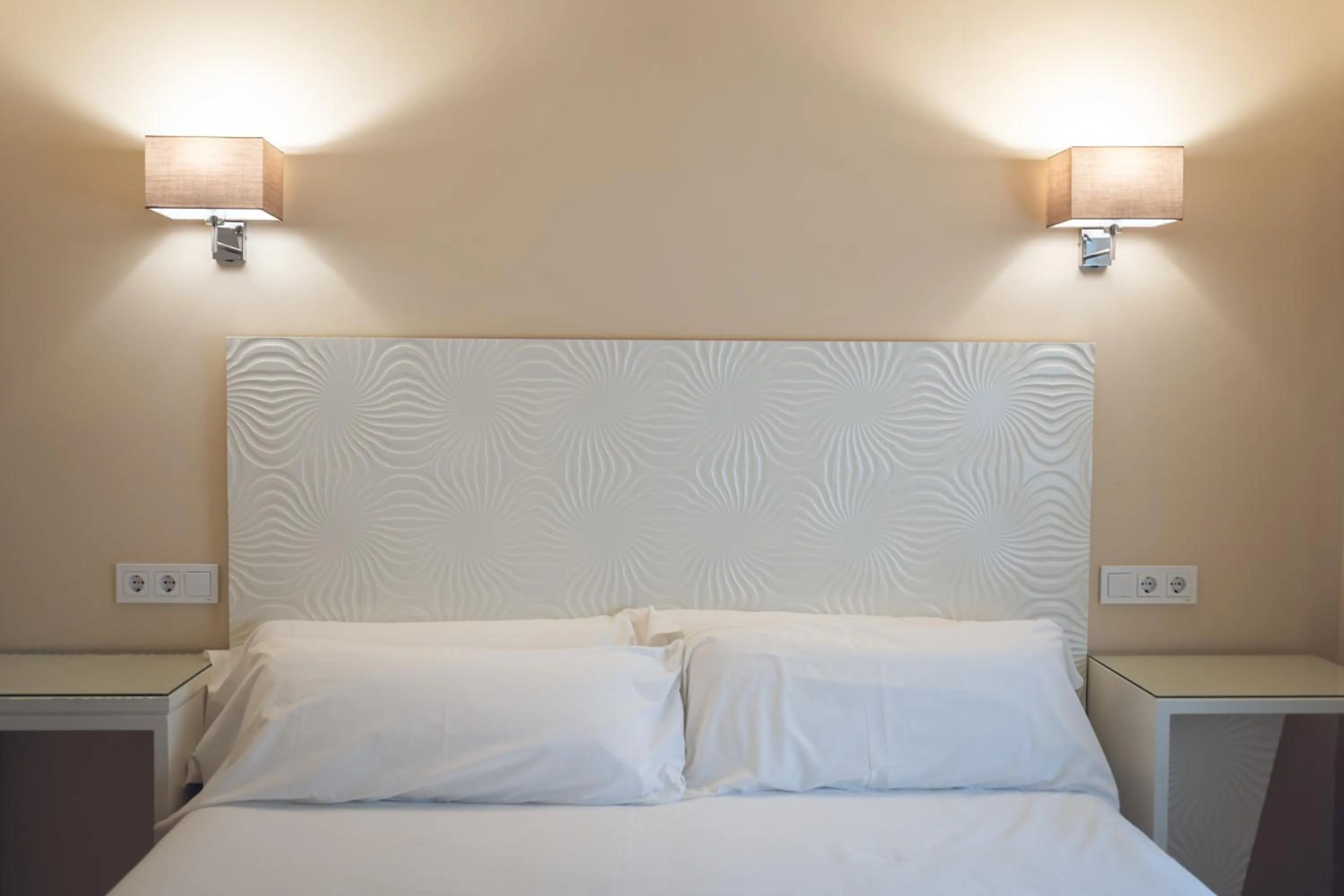 Bed in Hostal Los Castañuelos