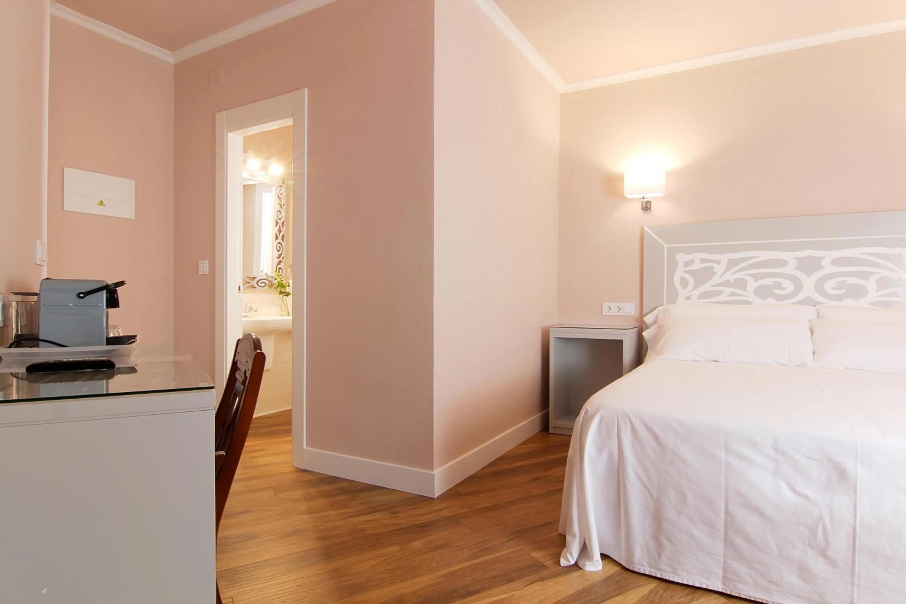 Bed in Hostal Los Castañuelos