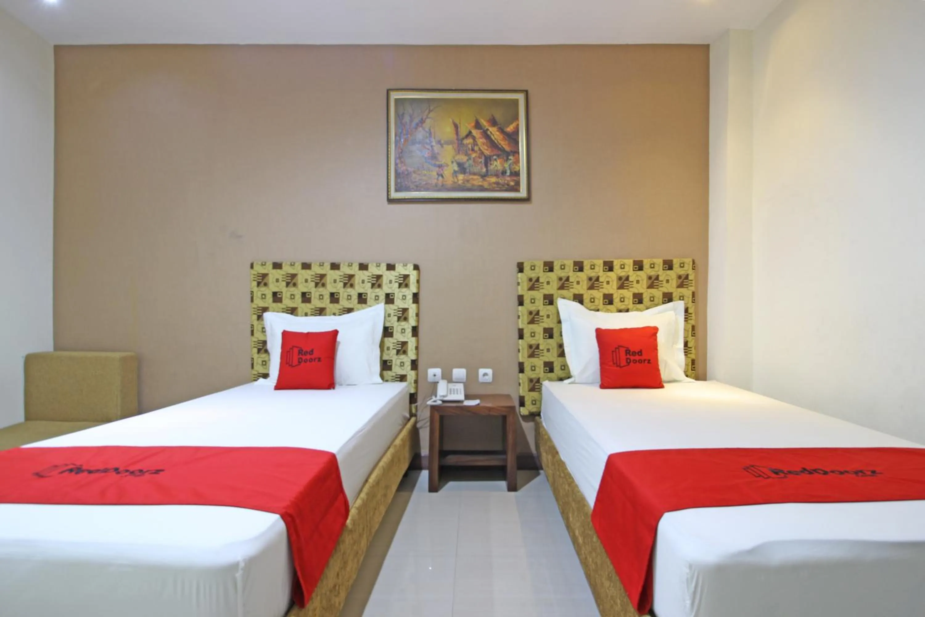 Bedroom, Bed in RedDoorz near UNS Solo