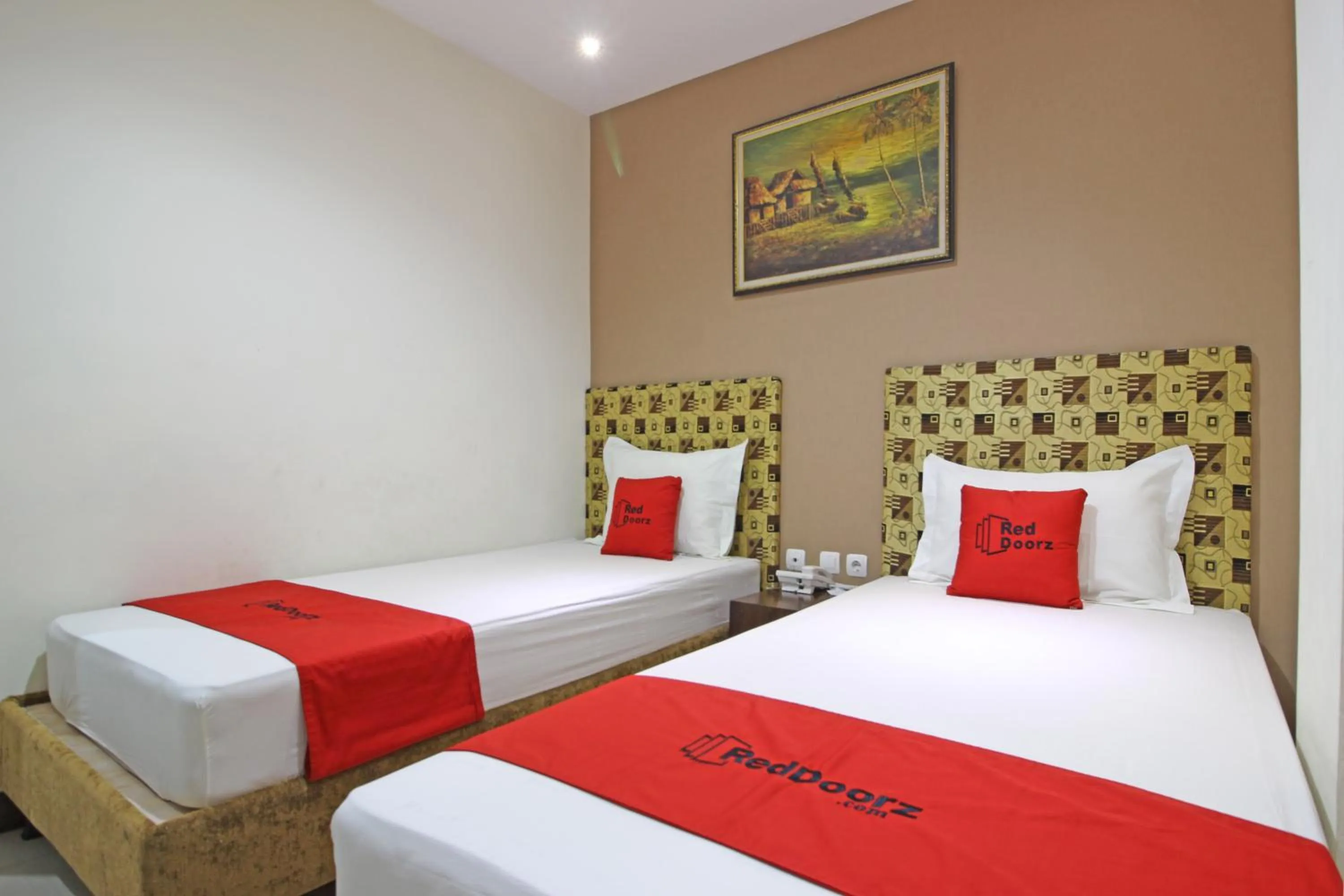 Bedroom, Bed in RedDoorz near UNS Solo