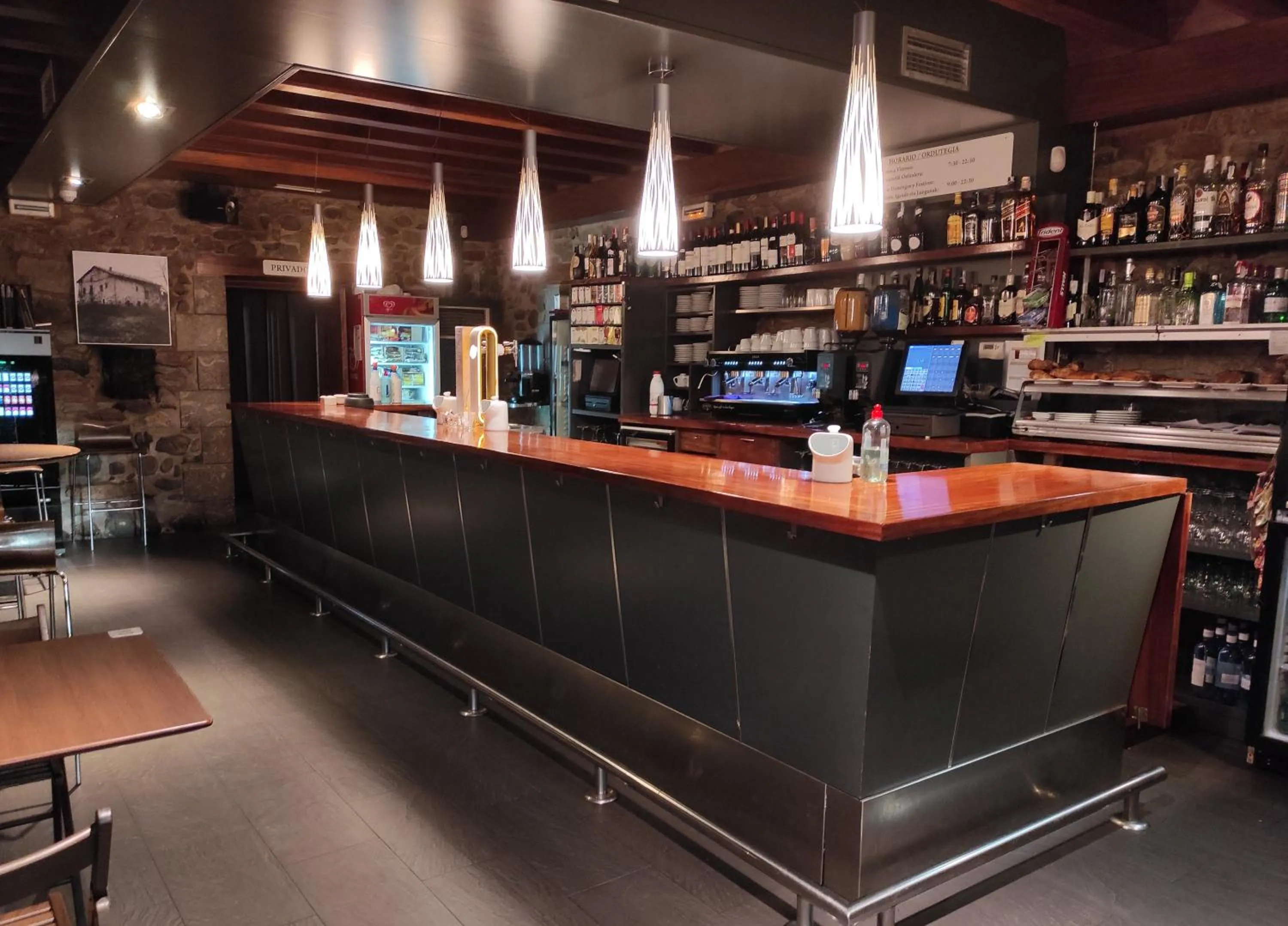 Restaurant/places to eat in Larramendi Torrea