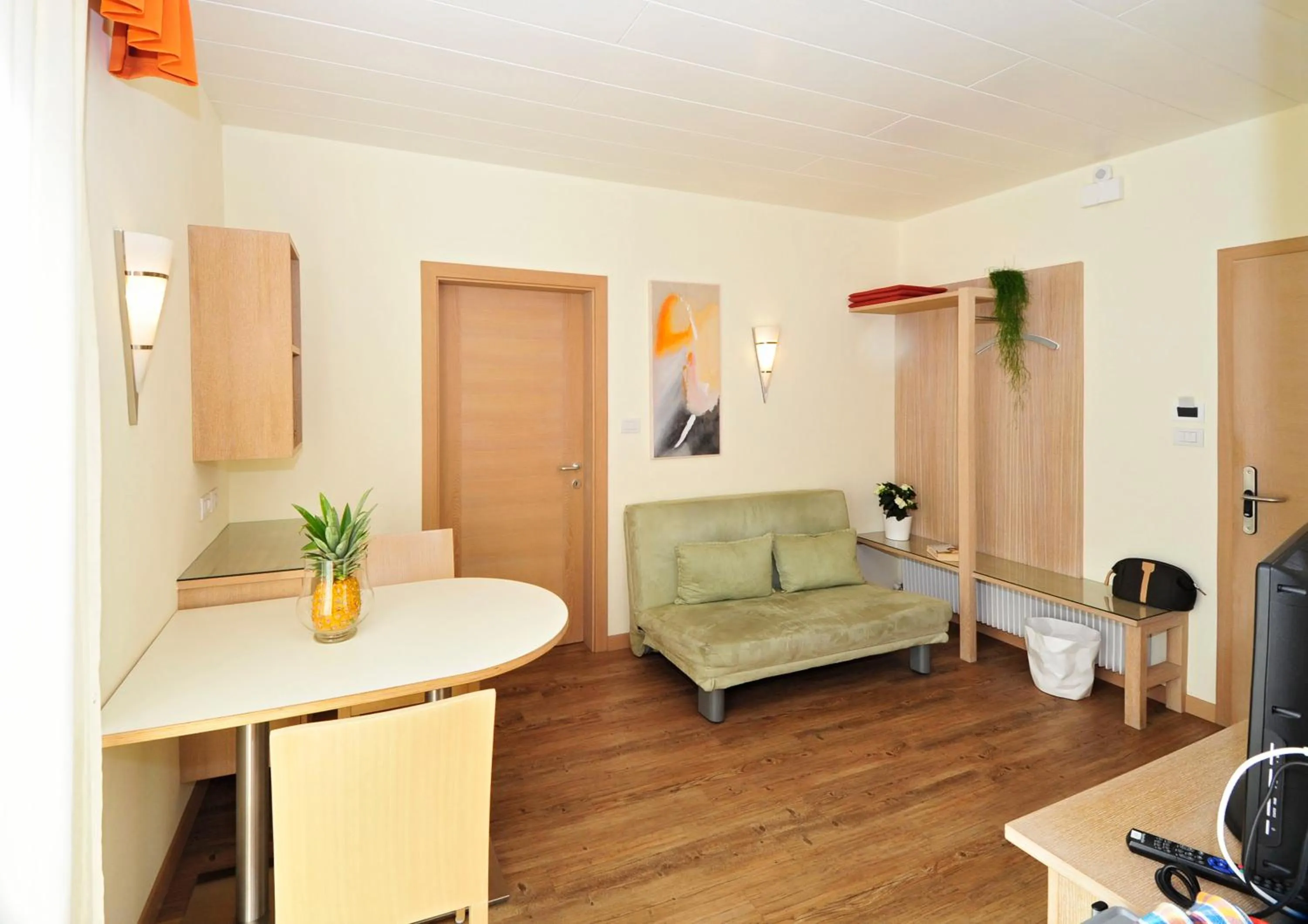 One-Bedroom Apartment with Balcony - Annex in Residence Mignon