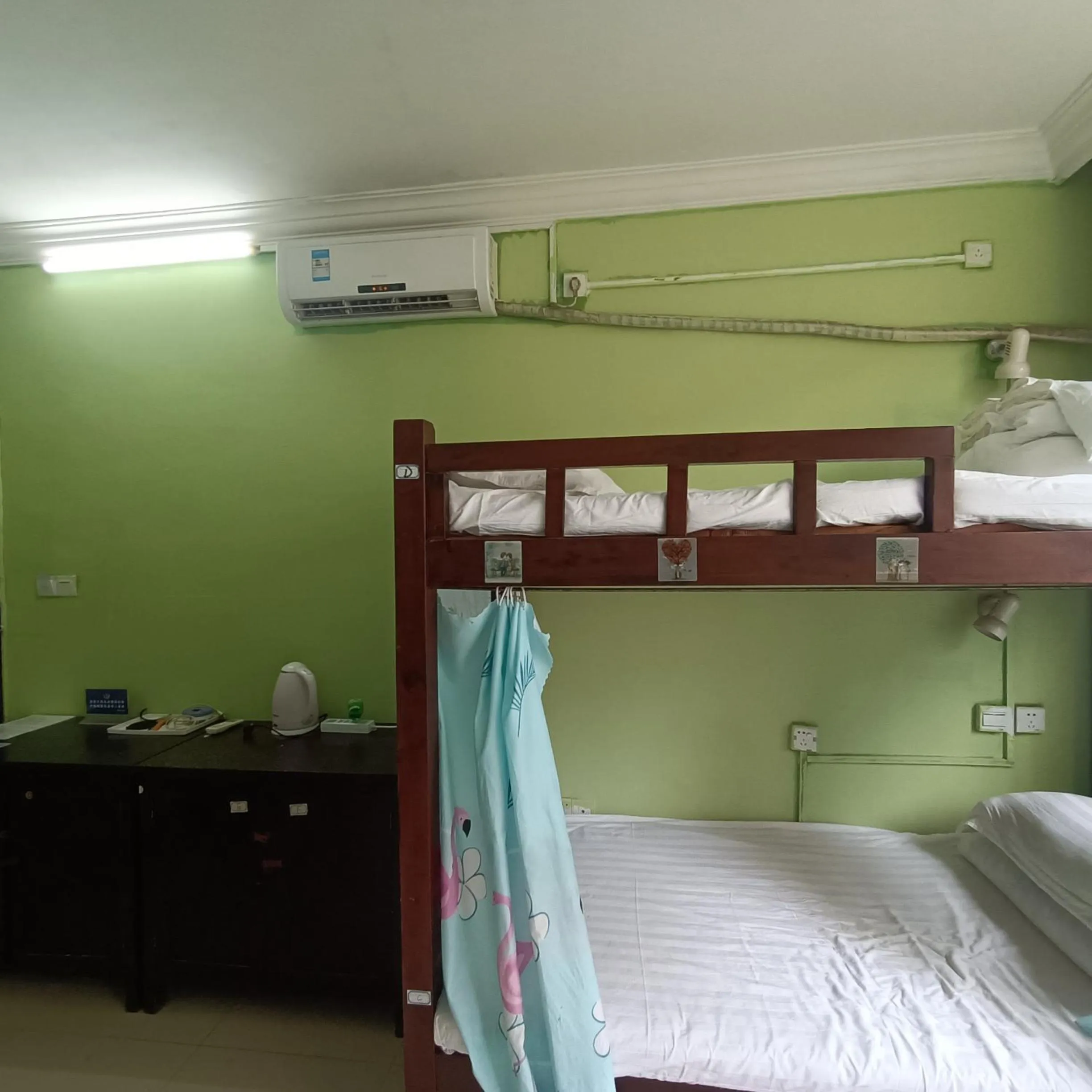 Bed in How Flowers Hostel & Party Coliving Coworking Nomad