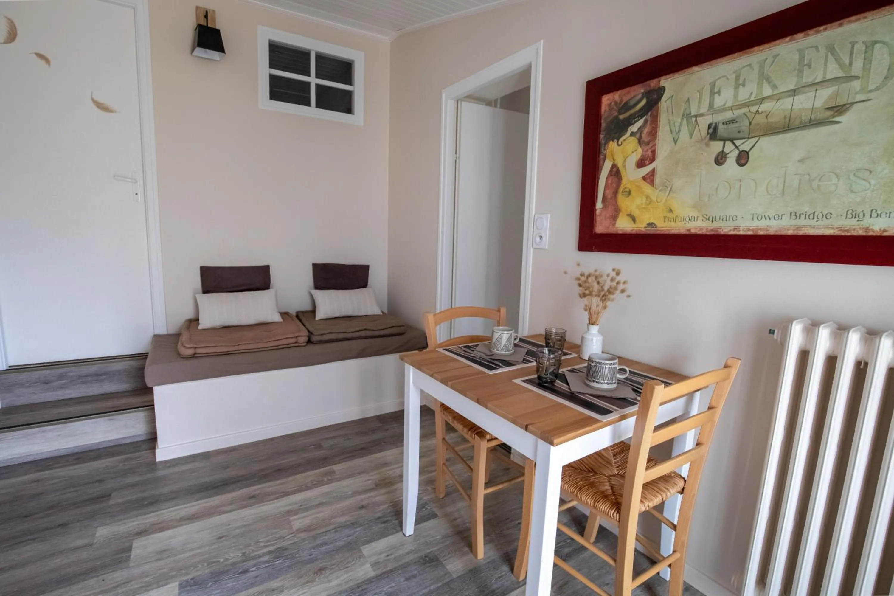 Dining area in Les granges du chiron