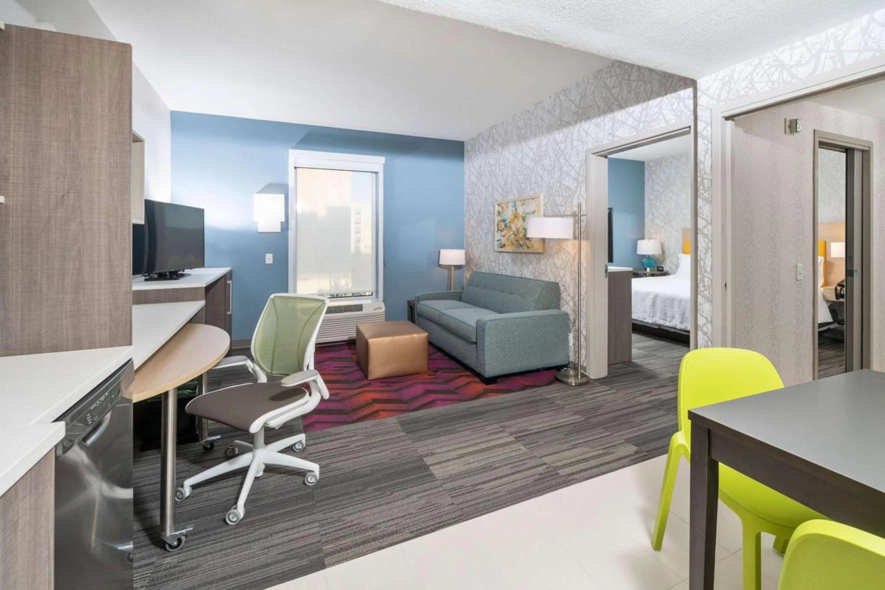 Bedroom, Bed in Home2 Suites By Hilton Newark Airport