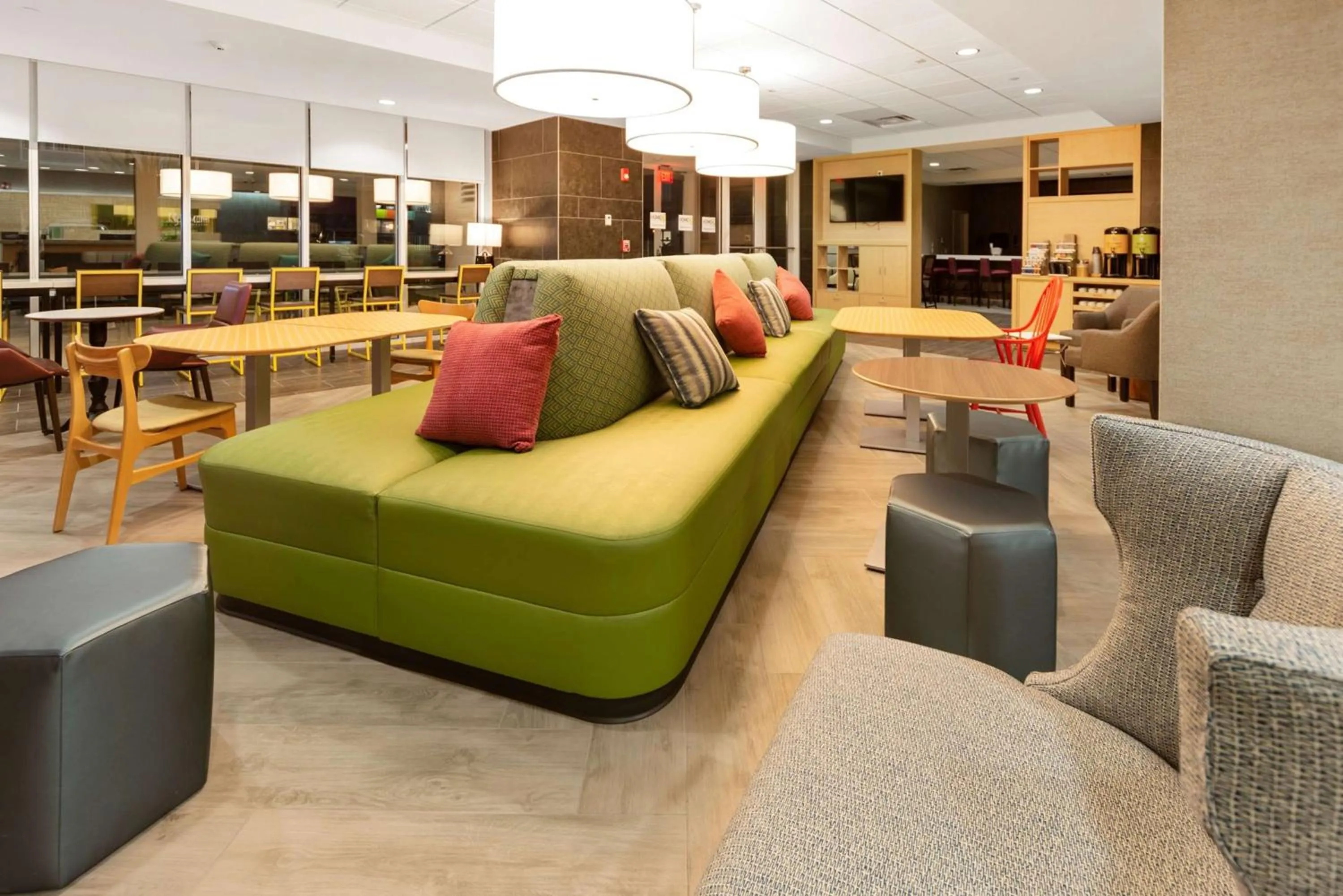 Restaurant/places to eat in Home2 Suites By Hilton Newark Airport