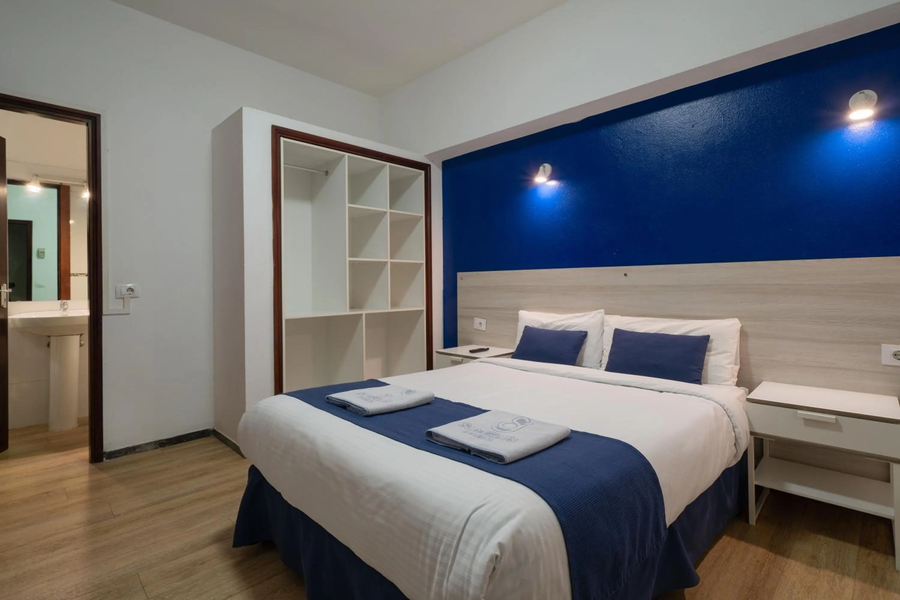 Bedroom, Bed in Hostal San Ginés