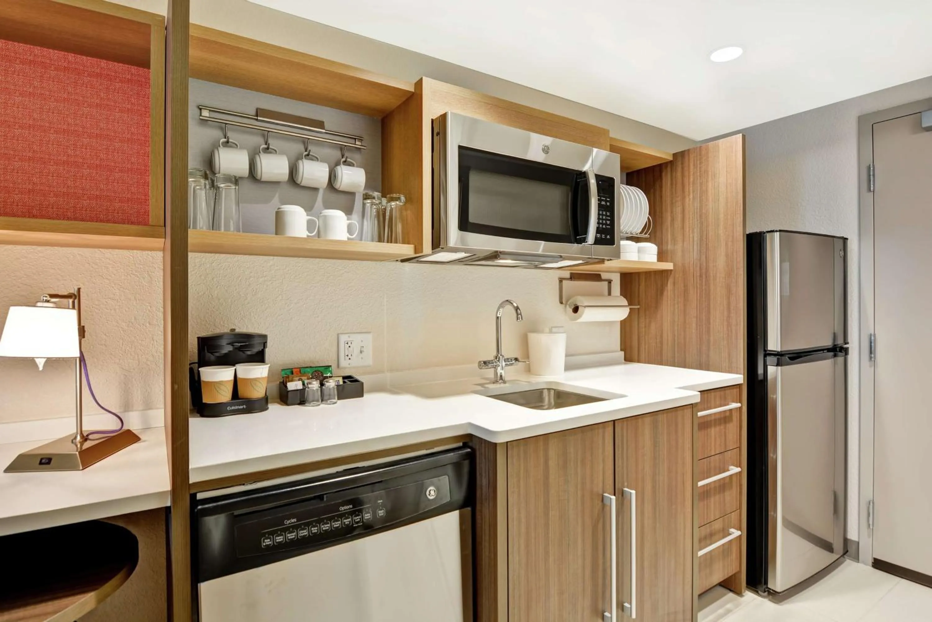 Kitchen or kitchenette in Home2 Suites By Hilton Beaufort