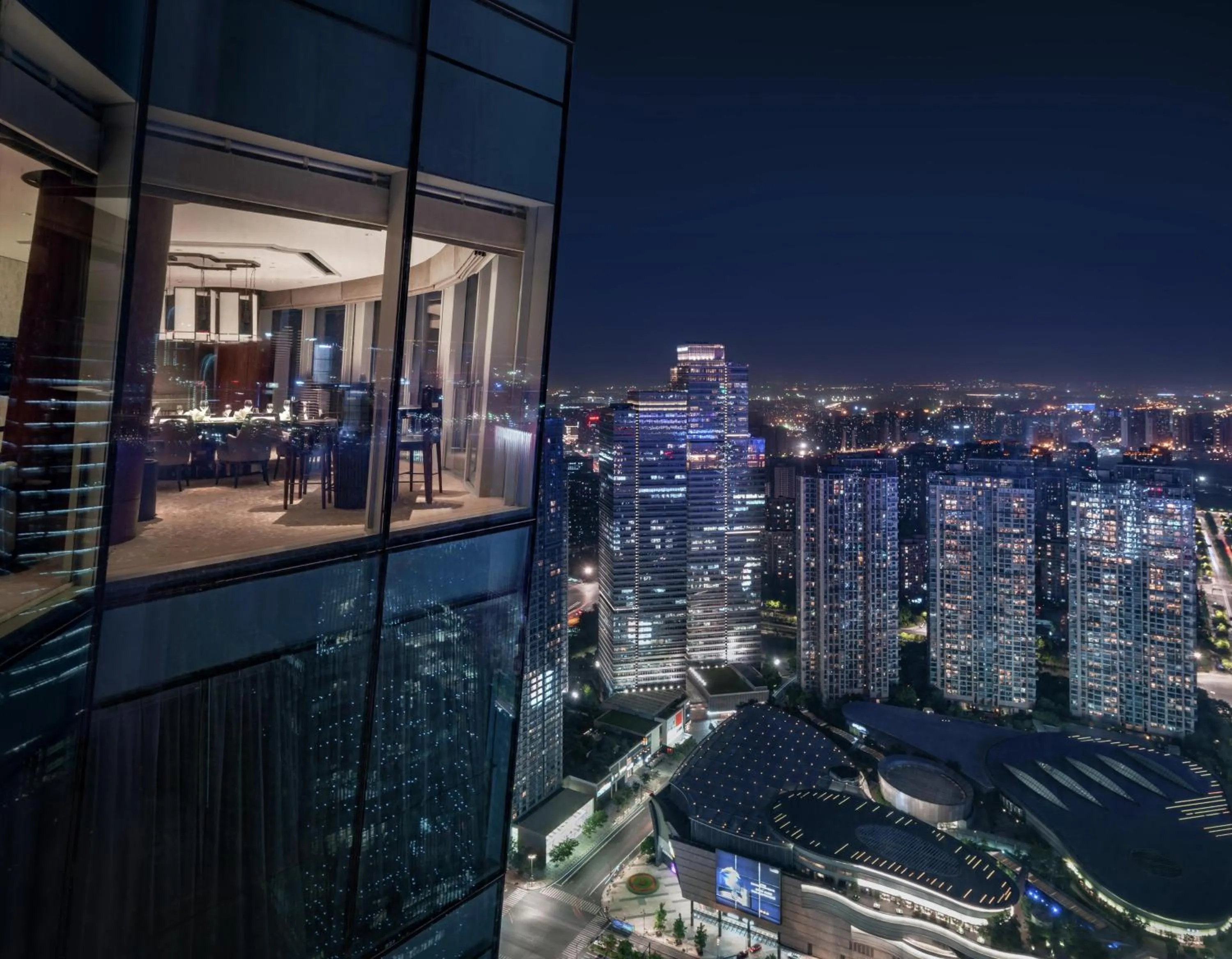 Dining area in Conrad Hangzhou