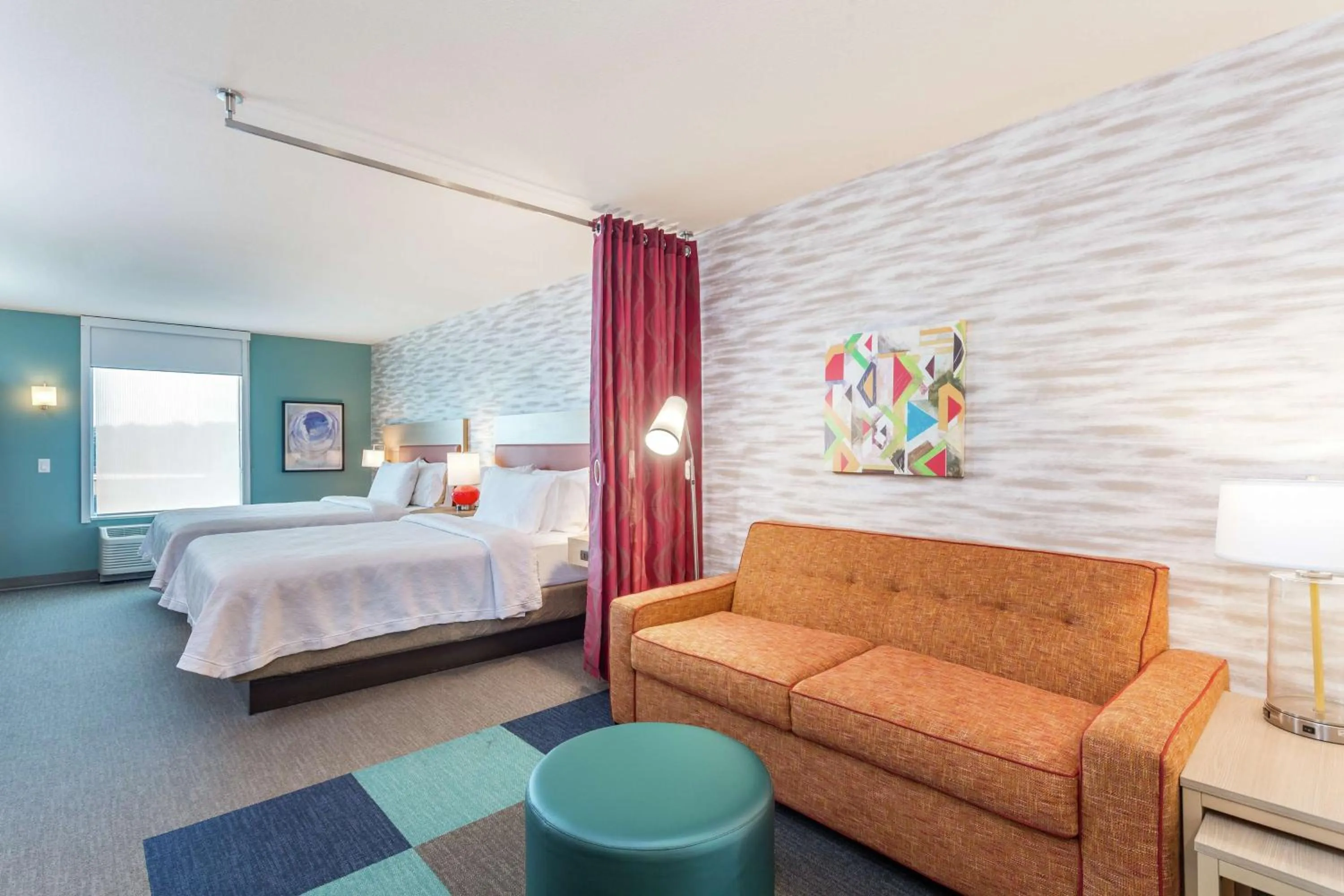 Living room, Bed in Home 2 Suites By Hilton Indianapolis Northwest