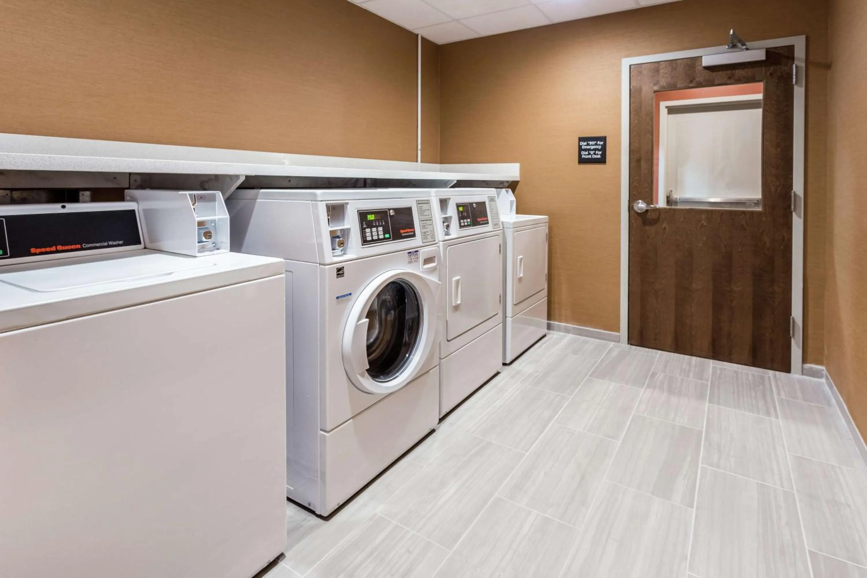 Property building in Hampton Inn & Suites Saraland Mobile