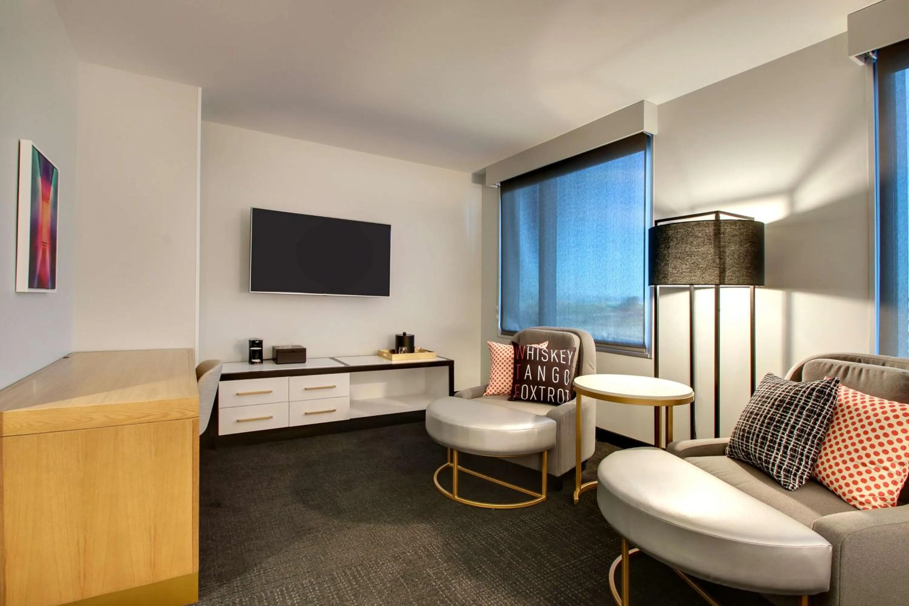 Living room in The Rose Chicago, Tapestry Collection By Hilton