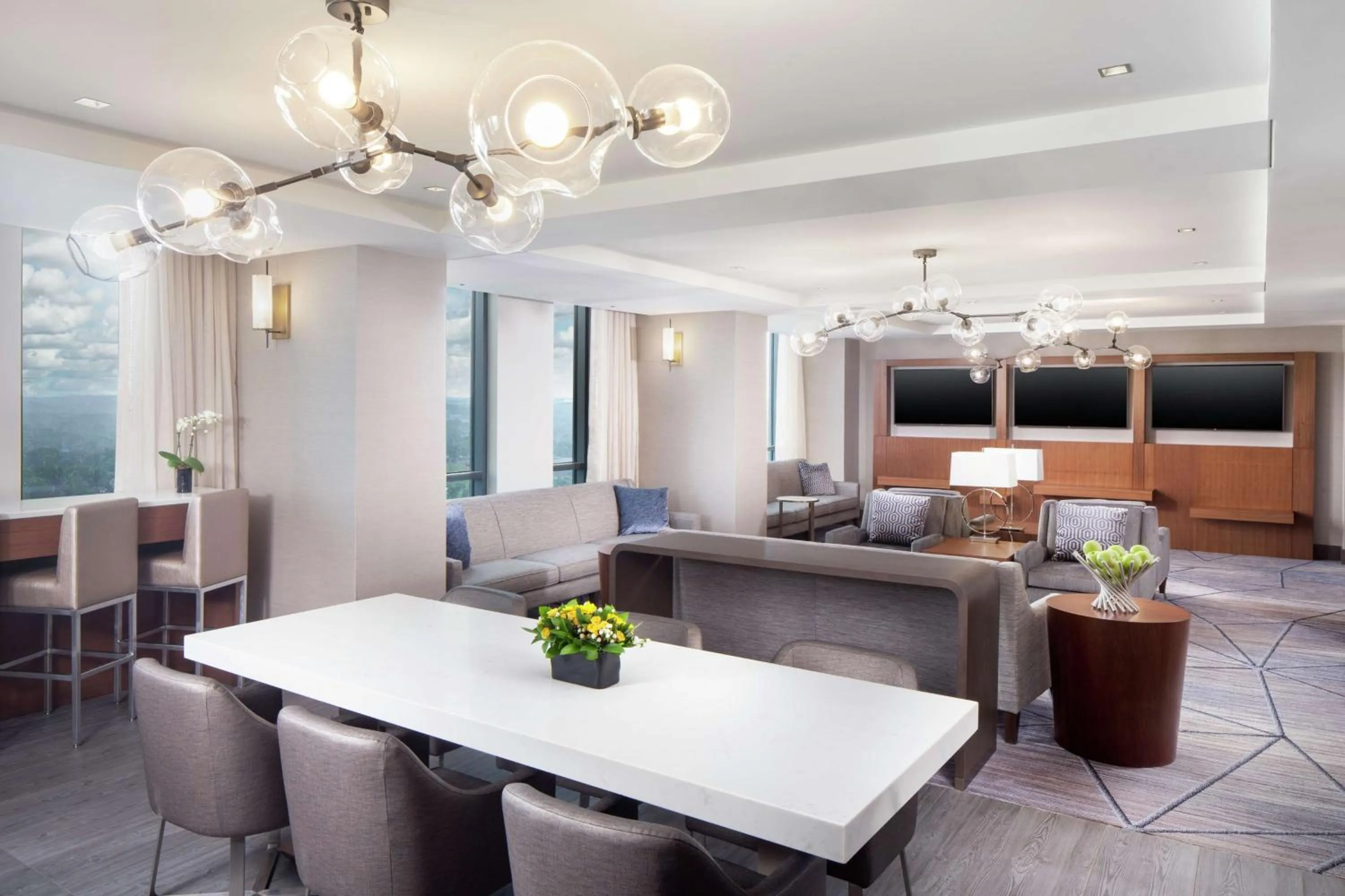 Property building in Hilton Rochester Mayo Clinic Area