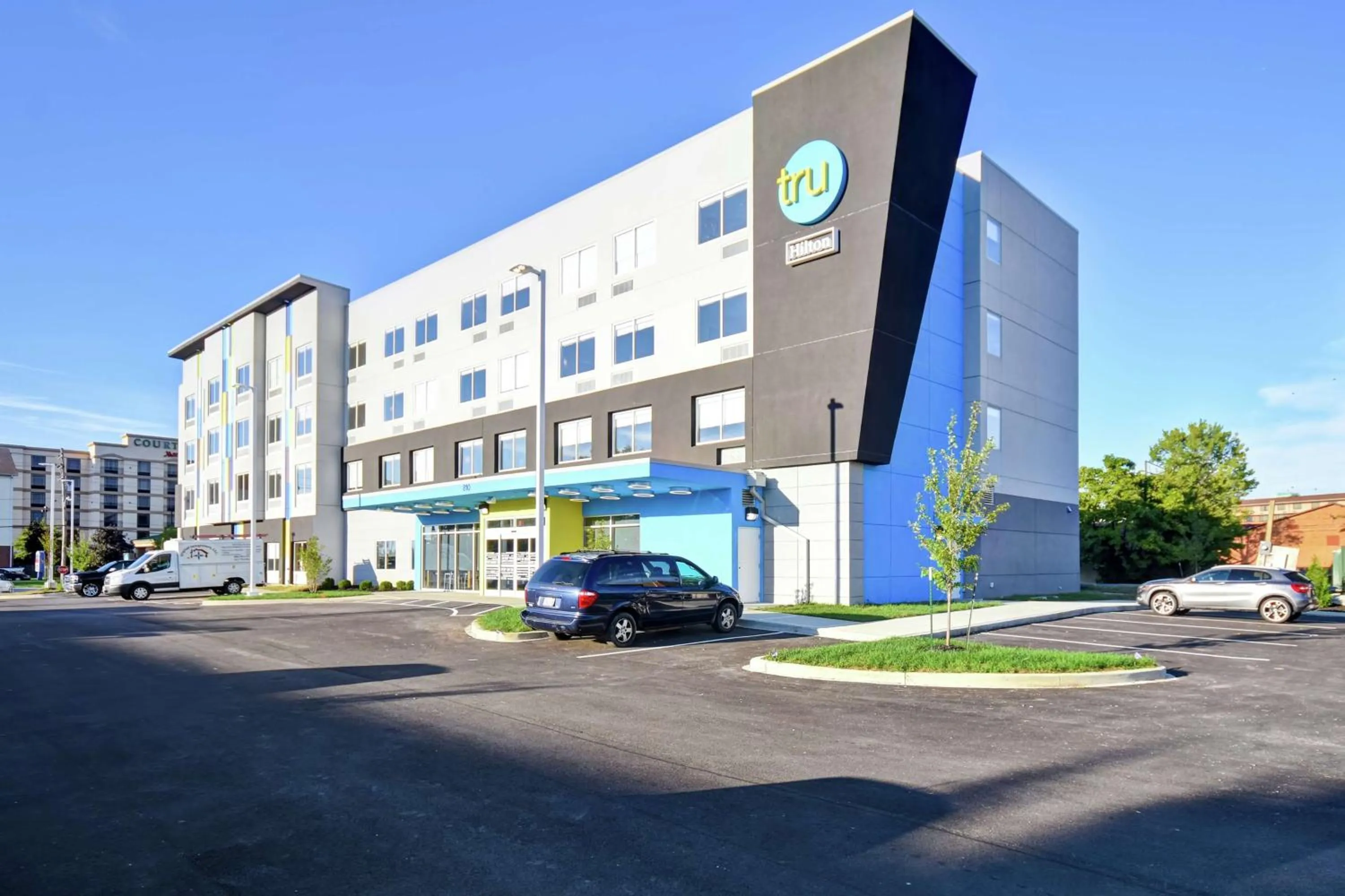 Property building in Tru By Hilton Louisville Airport