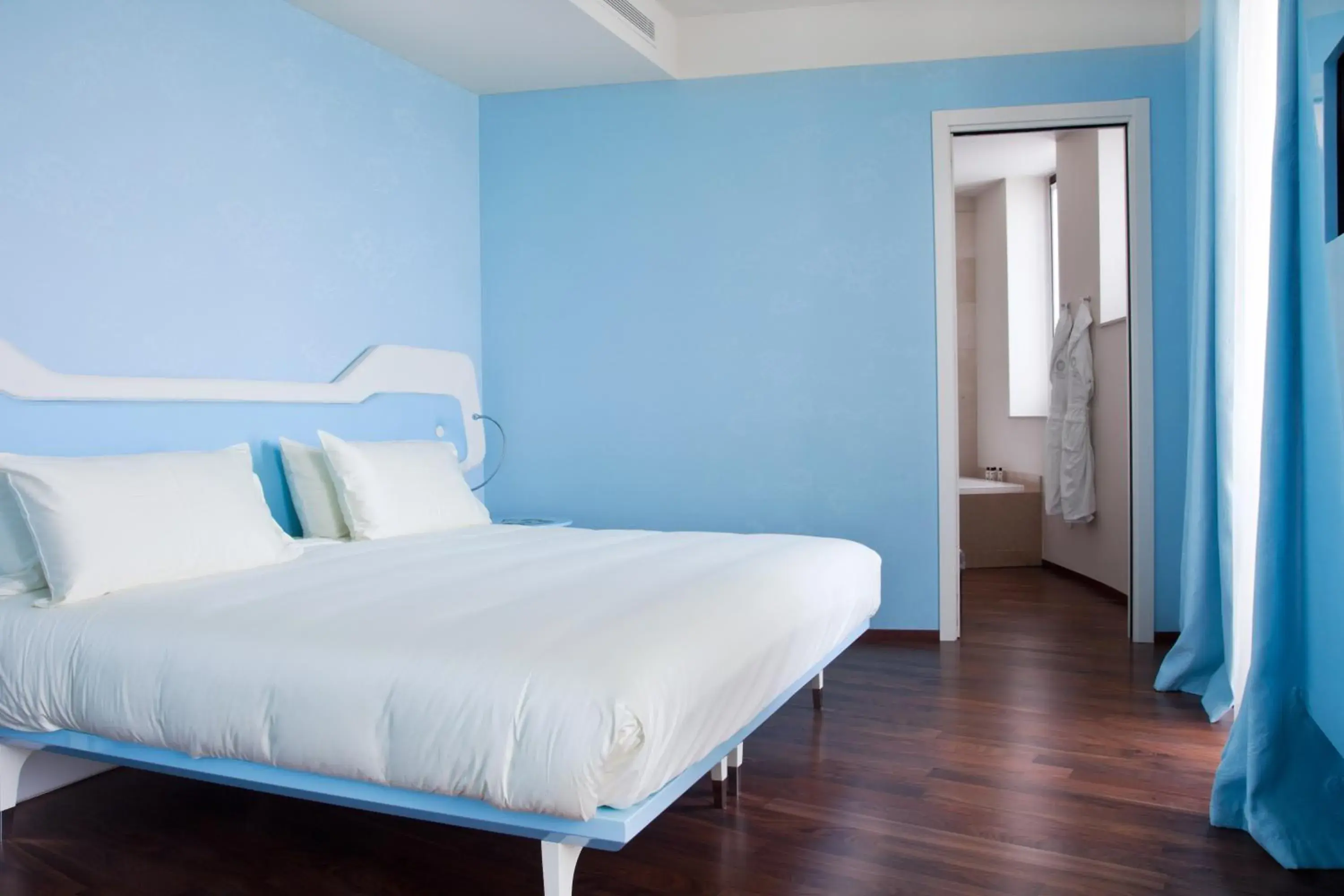 Suite in JR Hotels Bari Grande Albergo delle Nazioni Suite in JR Hotels Bari Grande Albergo delle Nazioni